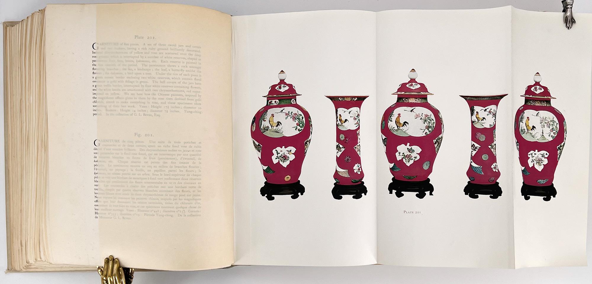 «CHINESE PORCELAIN and HARD STONES » d'Edgar GORER et J.F. Plus noir /  2 volumes en vente 4