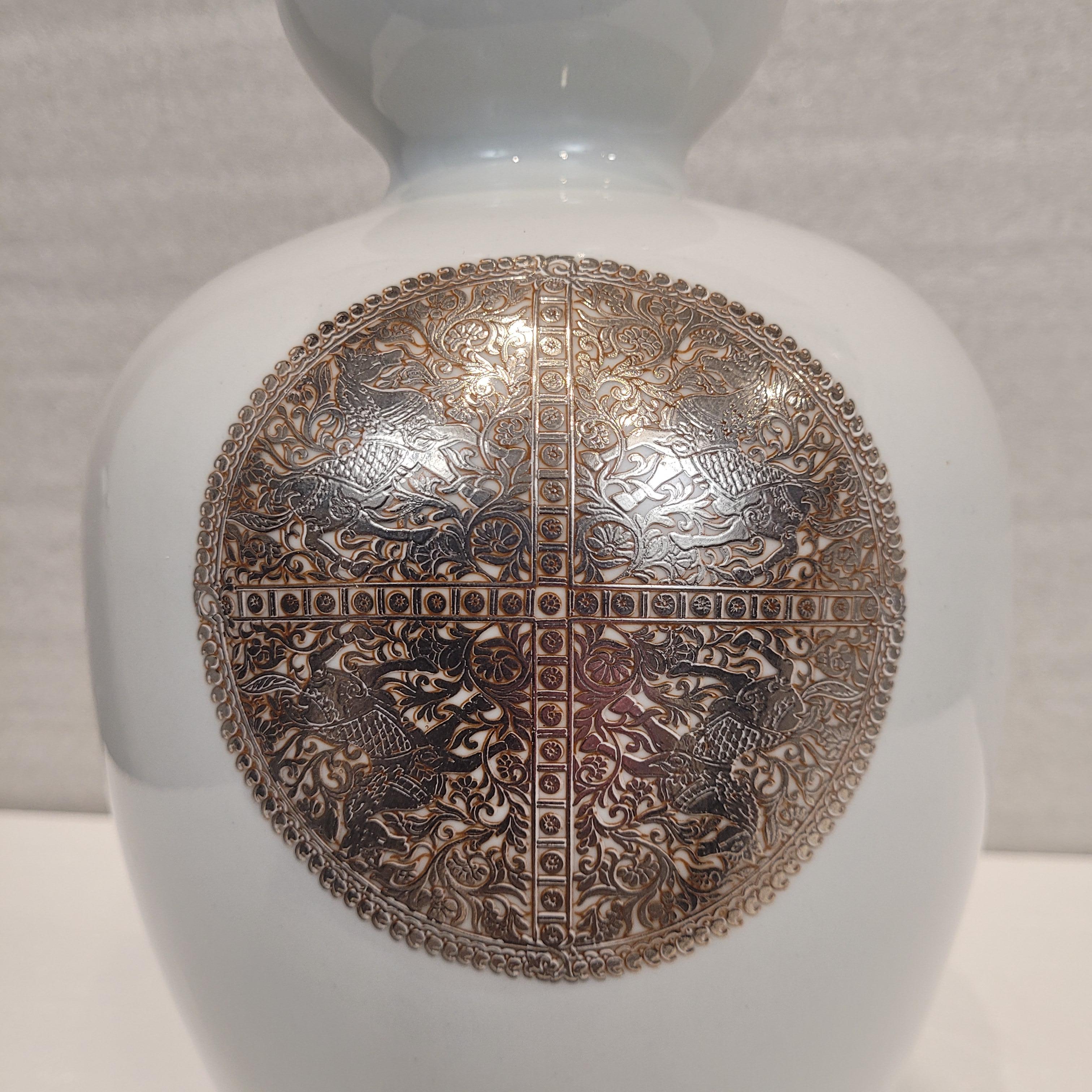 Chinesische Vase aus Porzellan und Silber, Fabienne Jouvin Frankreich im Angebot 2