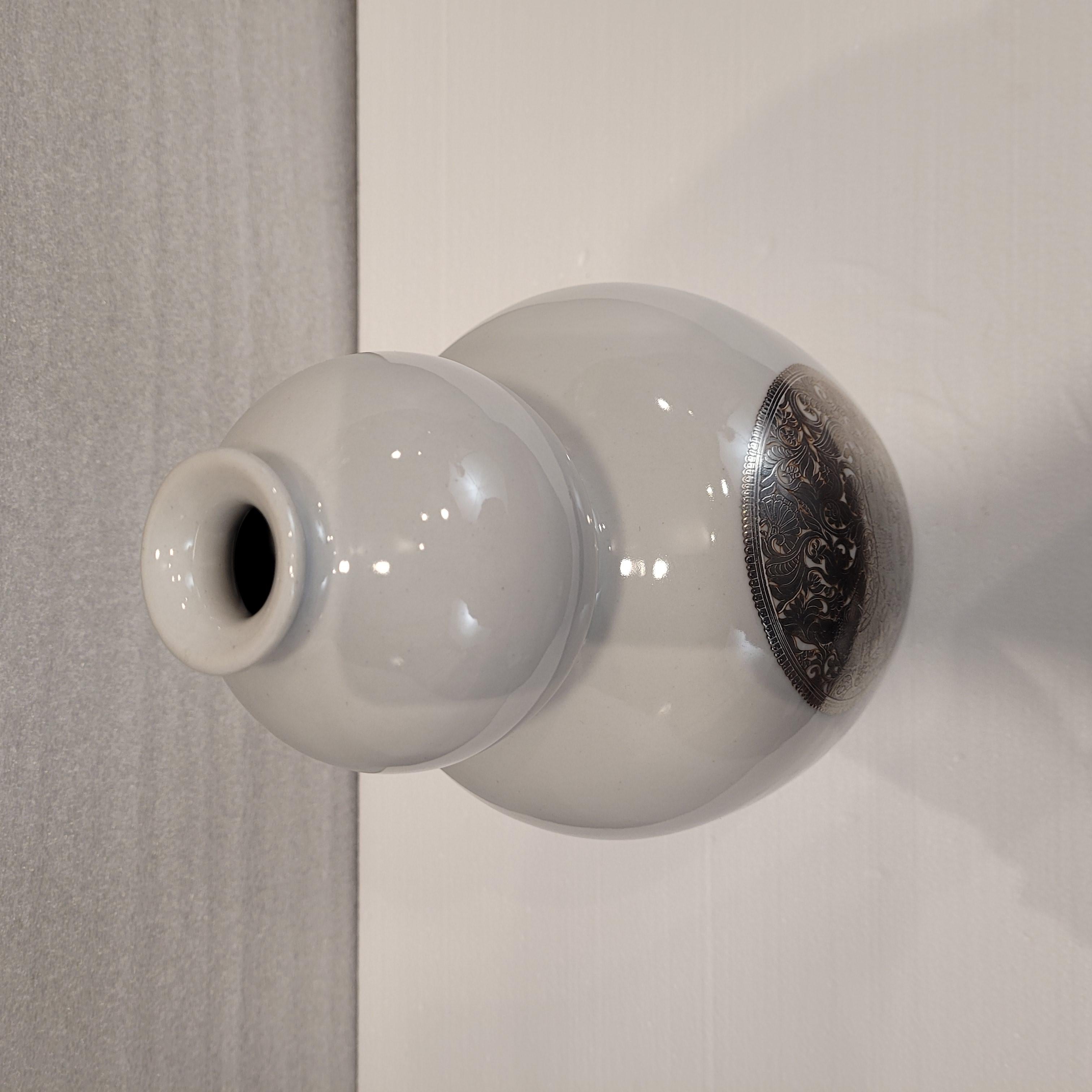 Chinesische Vase aus Porzellan und Silber, Fabienne Jouvin Frankreich im Angebot 5