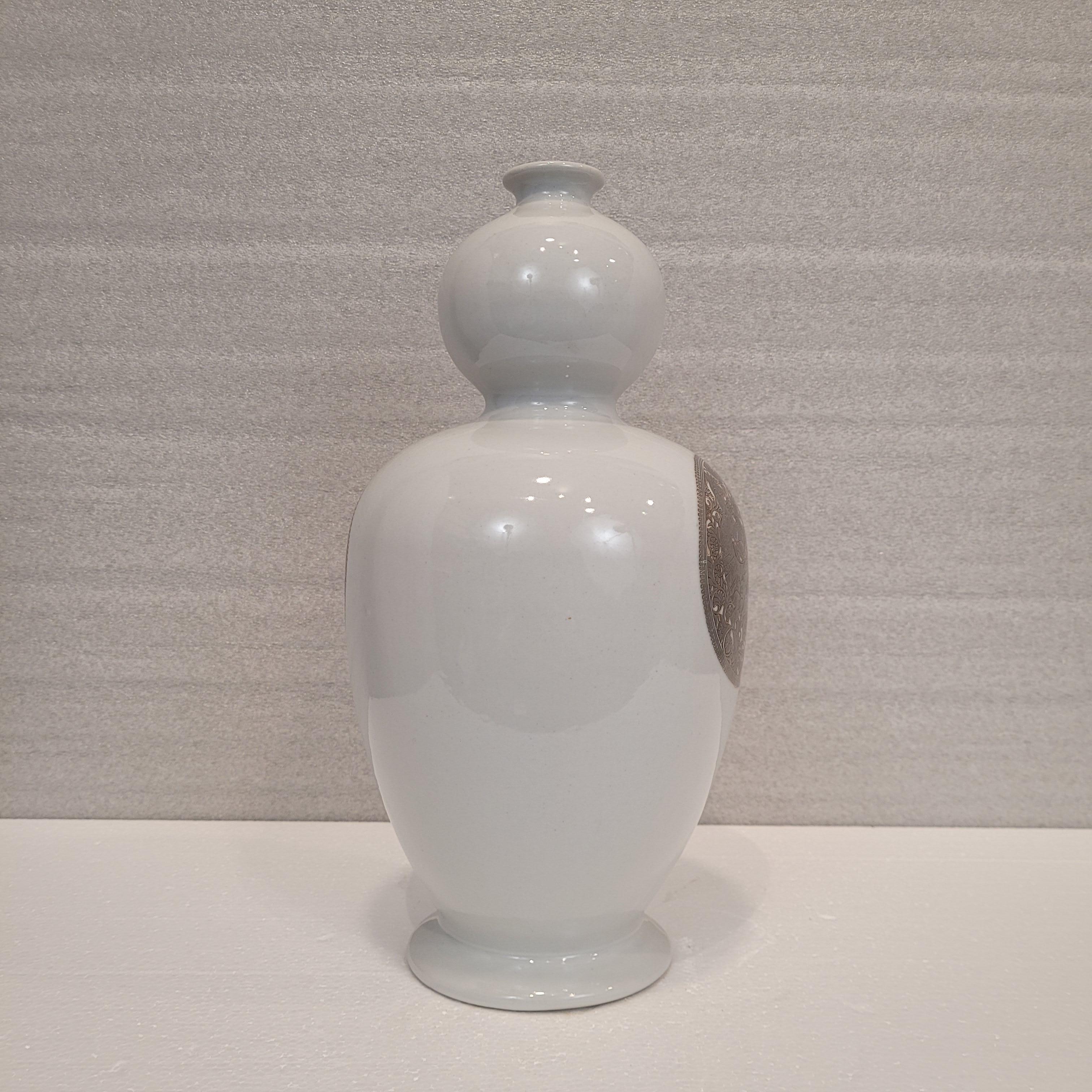 Chinesische Vase aus Porzellan und Silber, Fabienne Jouvin Frankreich (Französisch) im Angebot