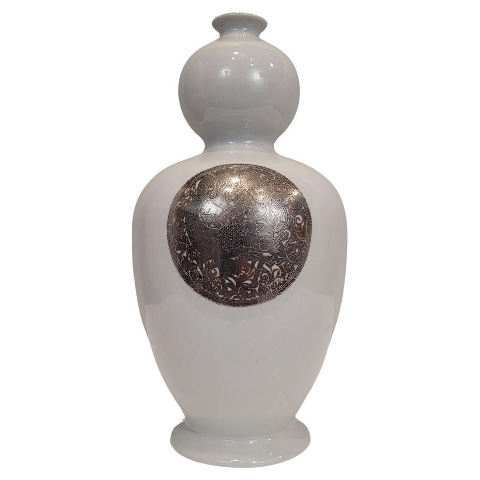 Chinesische Vase aus Porzellan und Silber, Fabienne Jouvin Frankreich im Angebot