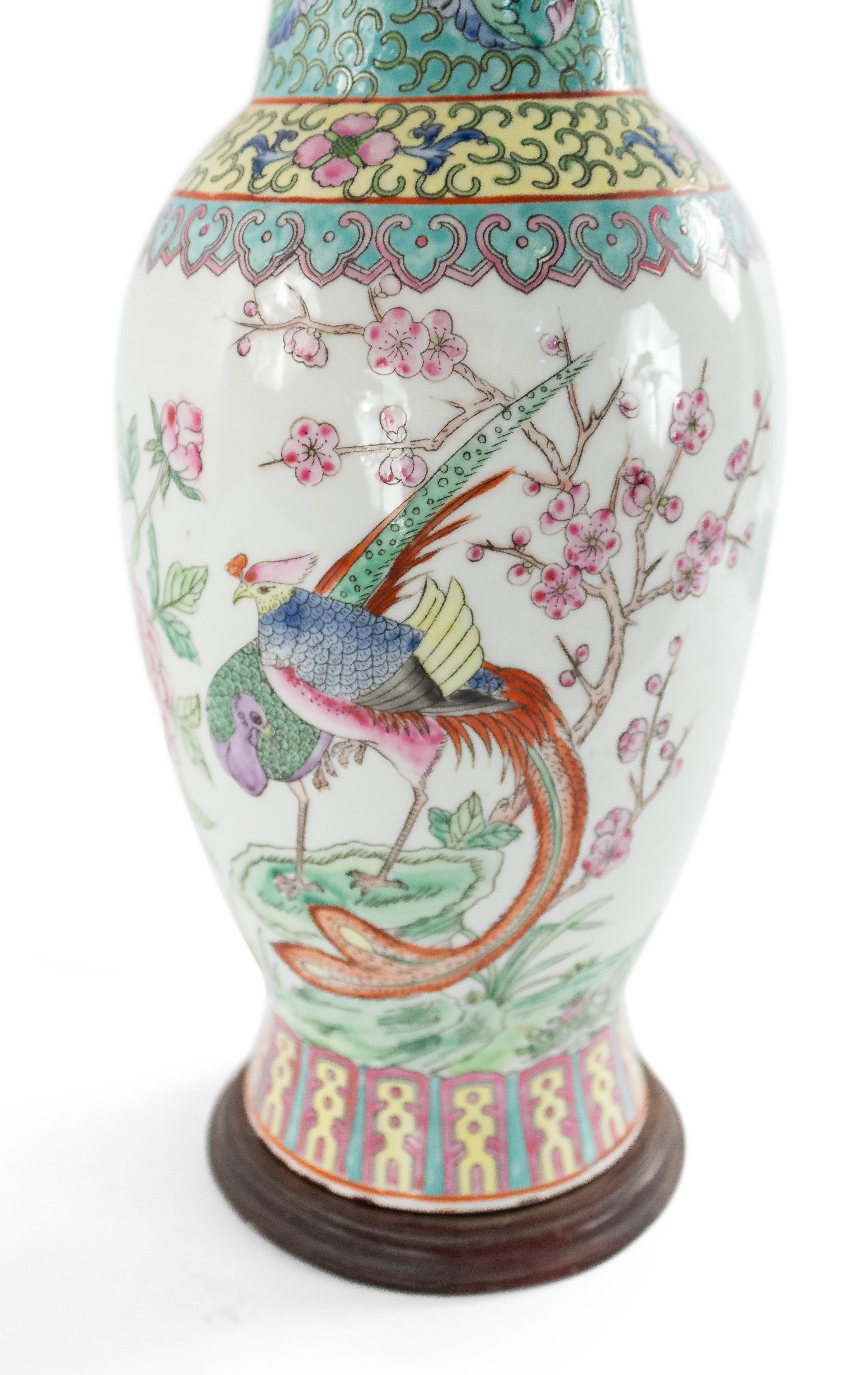 Chinese Porcelain Bird Motif Table Lamp In Good Condition For Sale In Queens, NY