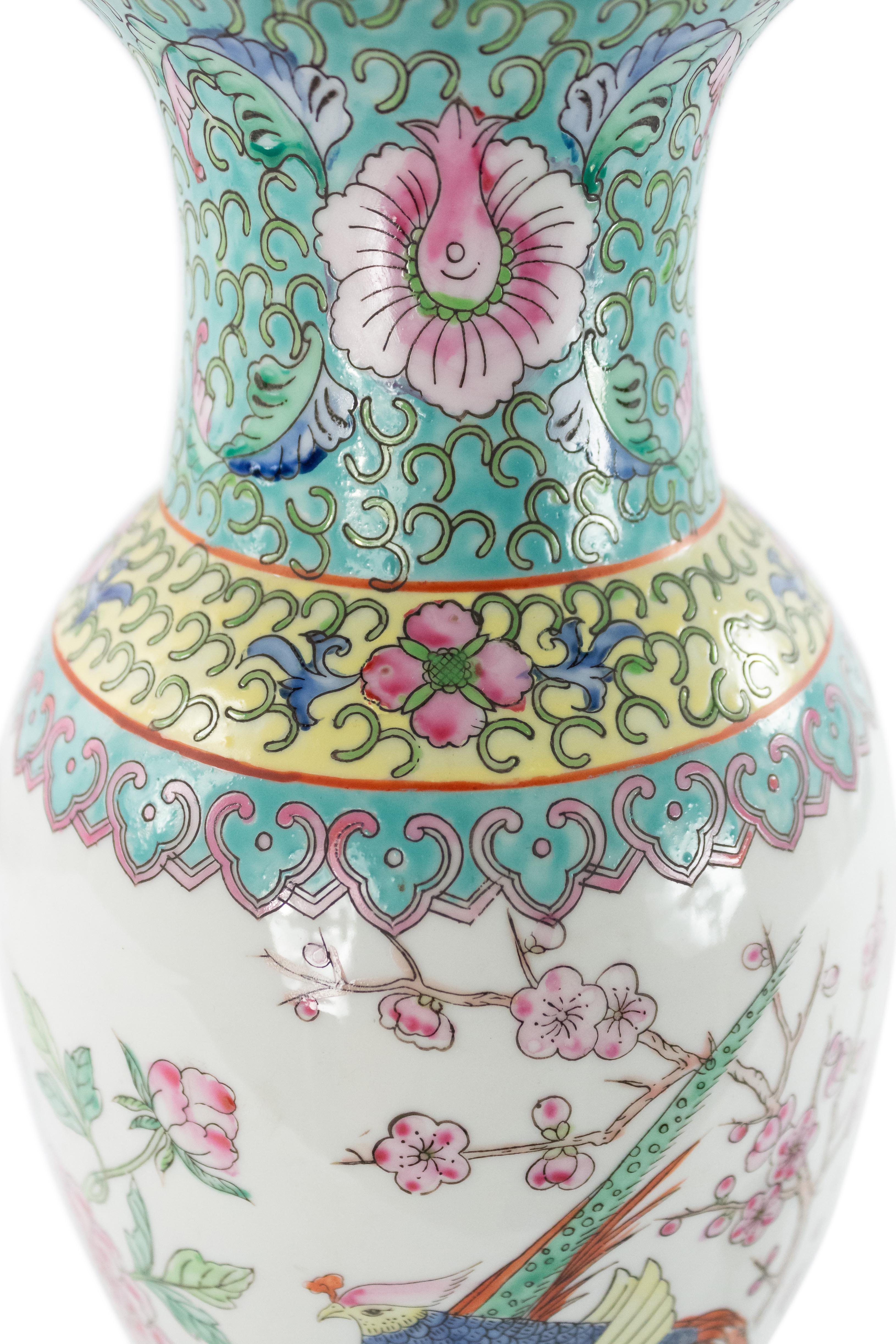 Chinese Porcelain Bird Motif Table Lamp For Sale 3
