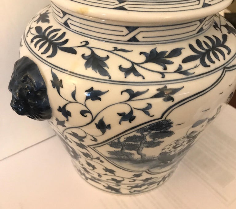 Chinese Porcelain Blue and White Covered Jar For Sale 2