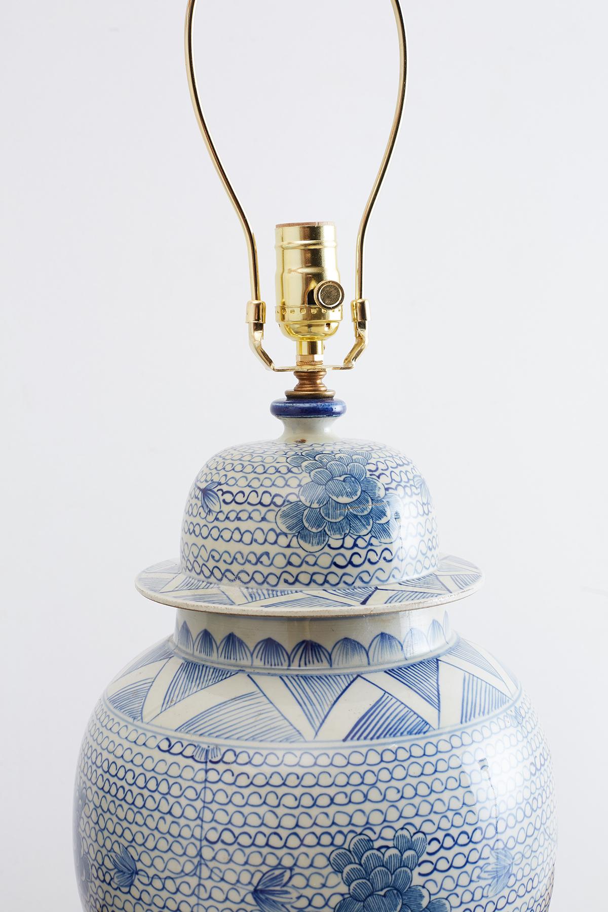Chinese Porcelain Blue and White Ginger Jar Lamps In Excellent Condition In Rio Vista, CA