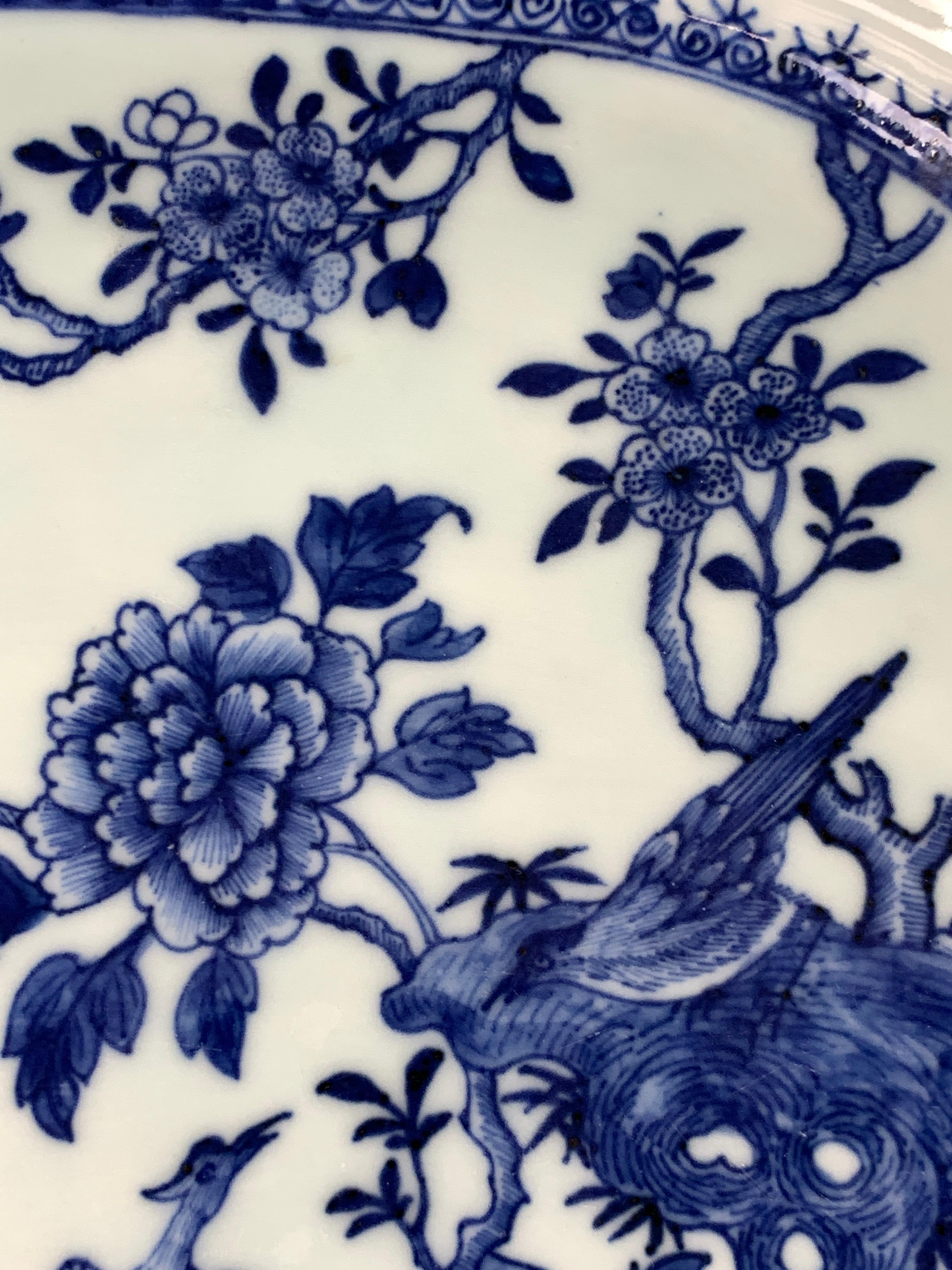 Chinese Porcelain Blue and White Platter Hand-Painted, 18th Century, Circa 1770 In Excellent Condition In Katonah, NY