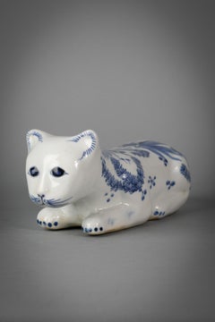 Chinese Porcelain Blue and White Recumbent Cat, circa 1900