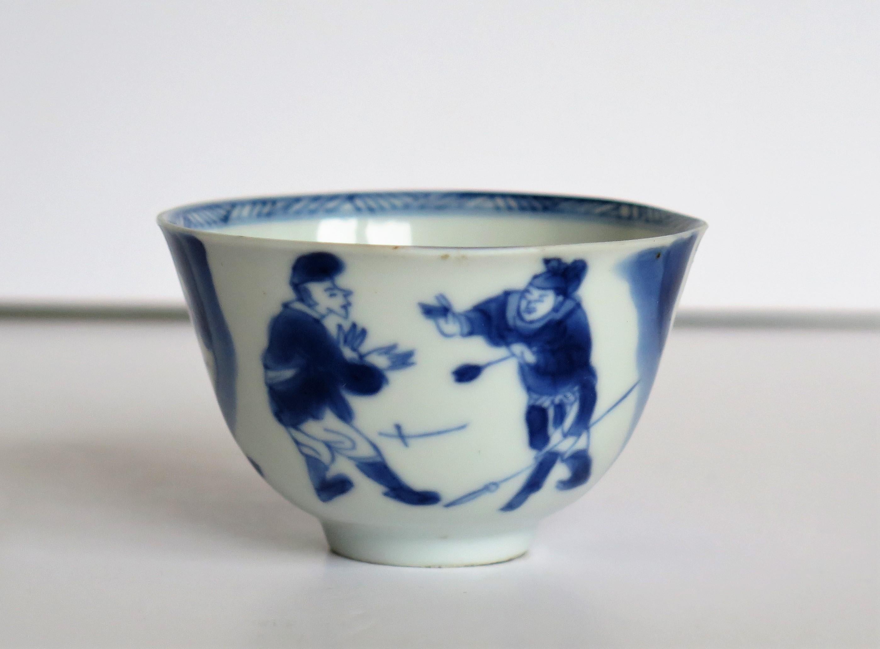 Chinese Porcelain Blue and White Tea Bowl on Stand Finely Painted, Qing Kangxi  5