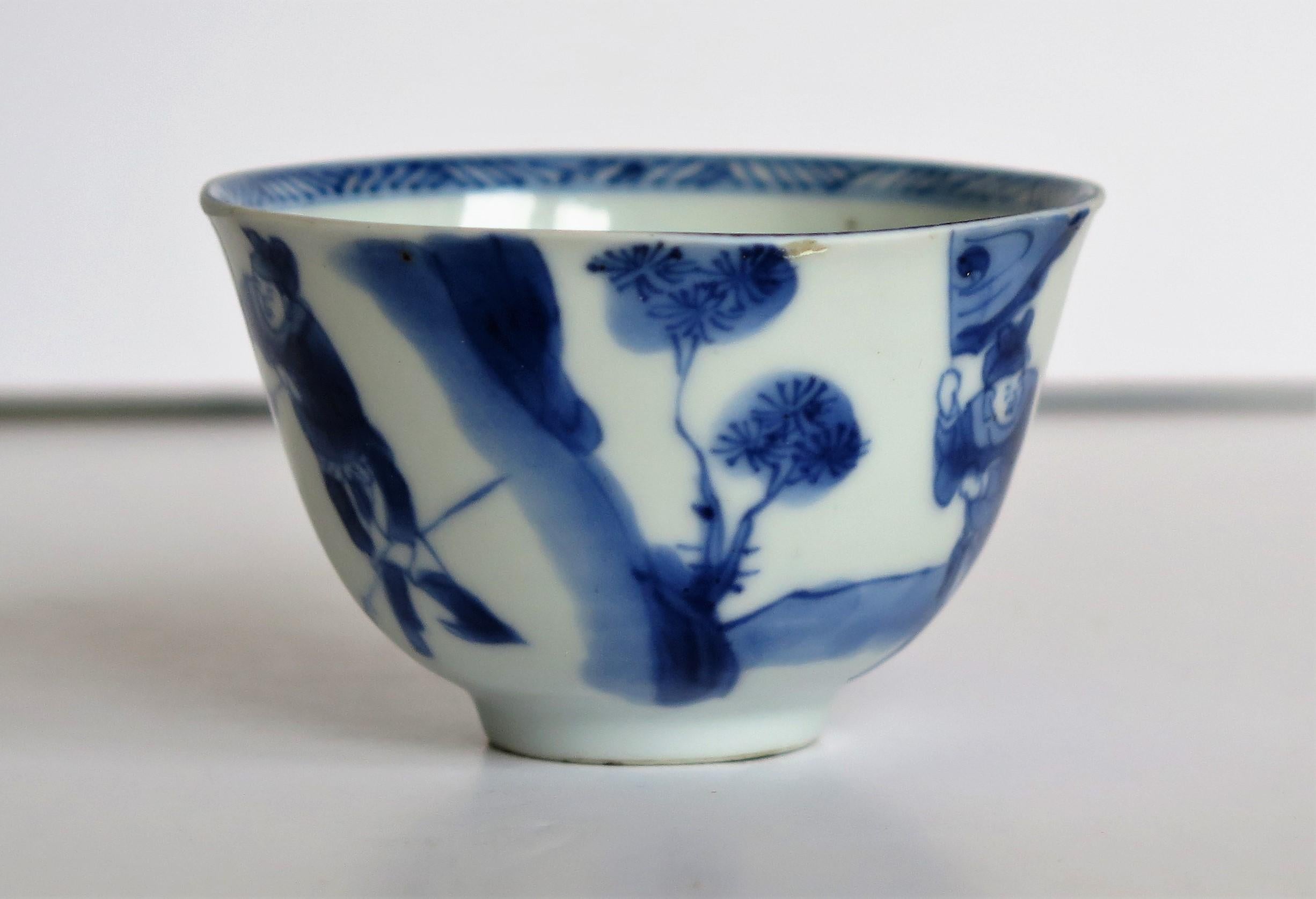 Chinese Porcelain Blue and White Tea Bowl on Stand Finely Painted, Qing Kangxi  6