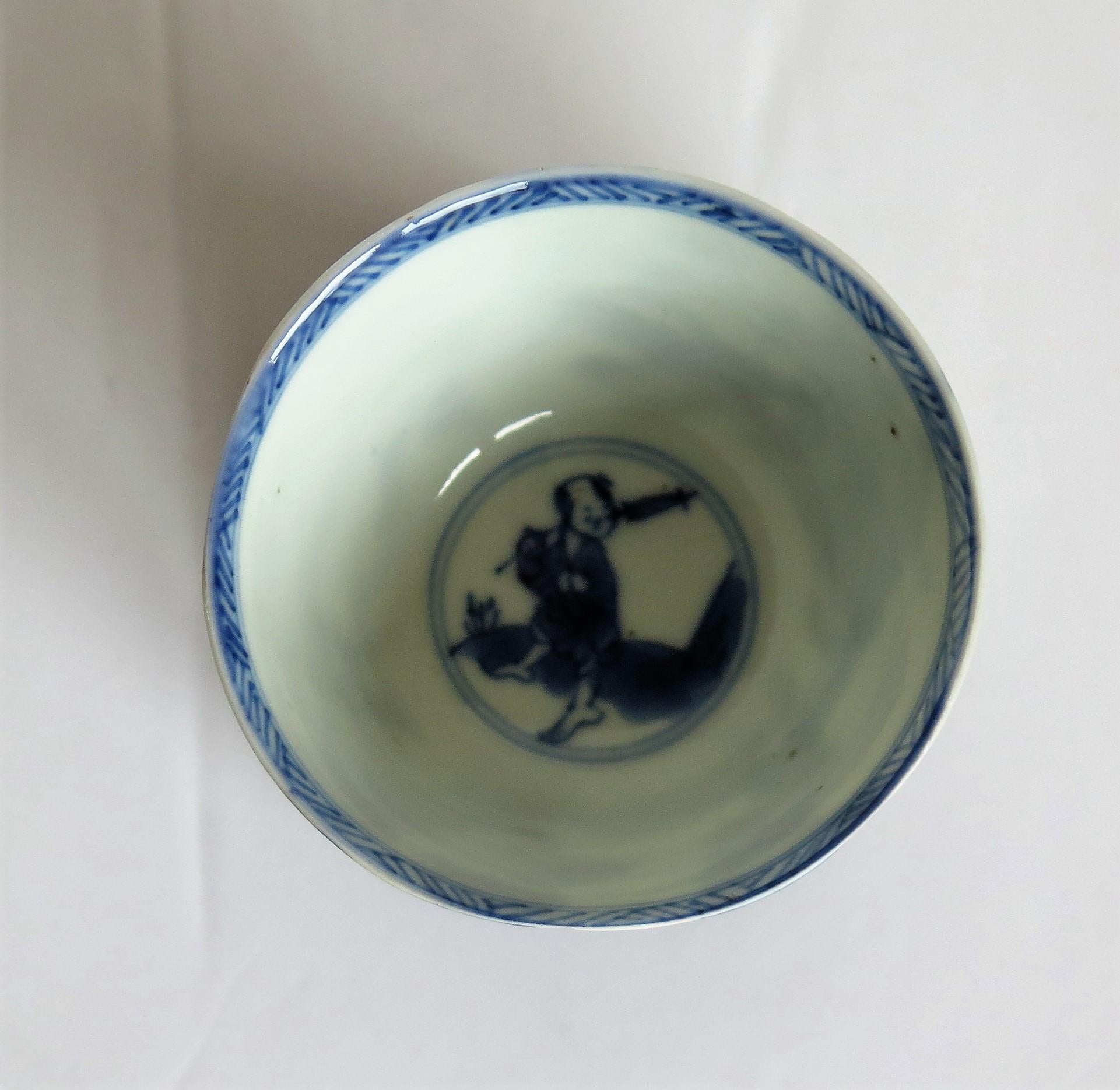 Chinese Porcelain Blue and White Tea Bowl on Stand Finely Painted, Qing Kangxi  8