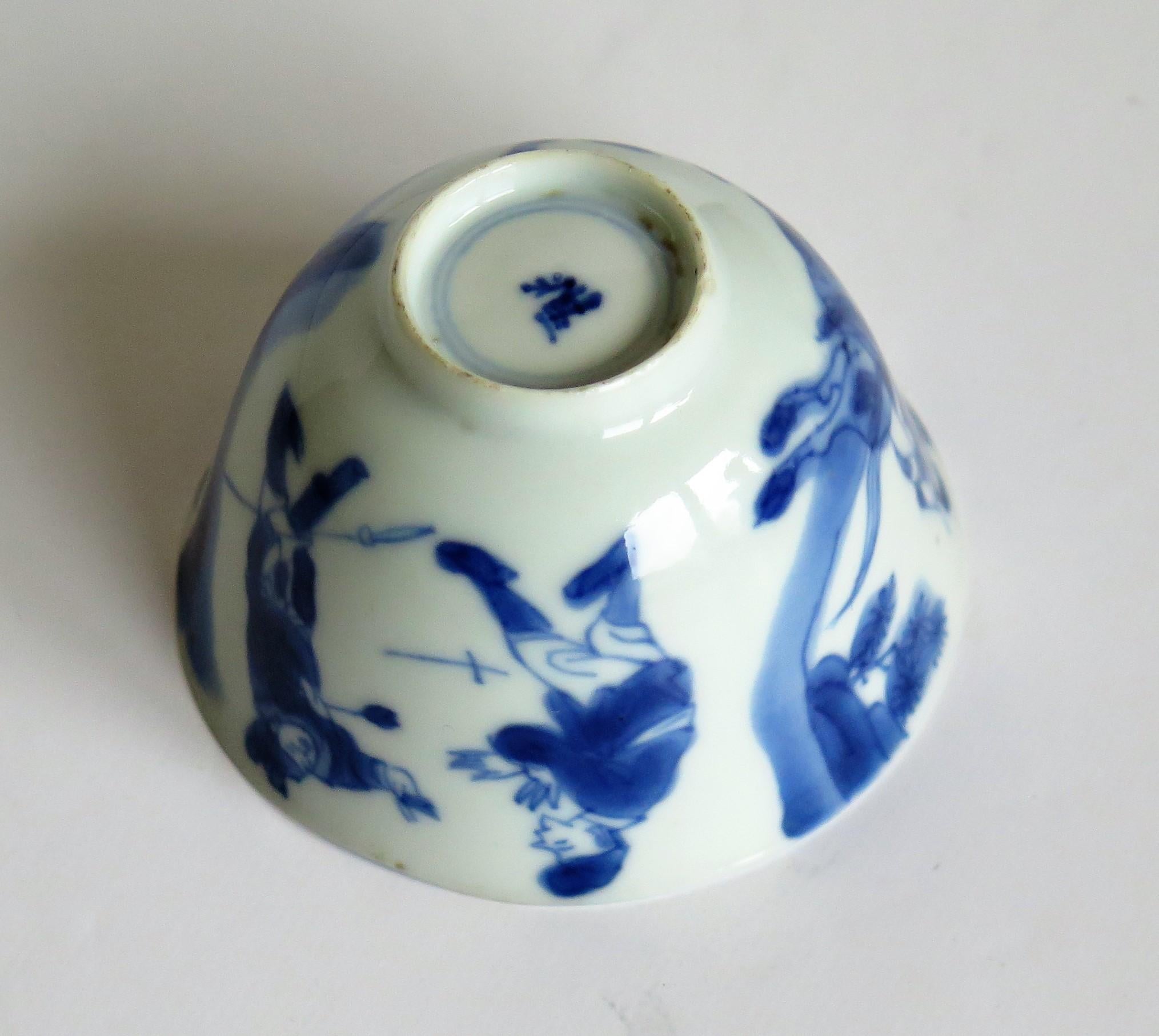Chinese Porcelain Blue and White Tea Bowl on Stand Finely Painted, Qing Kangxi  11