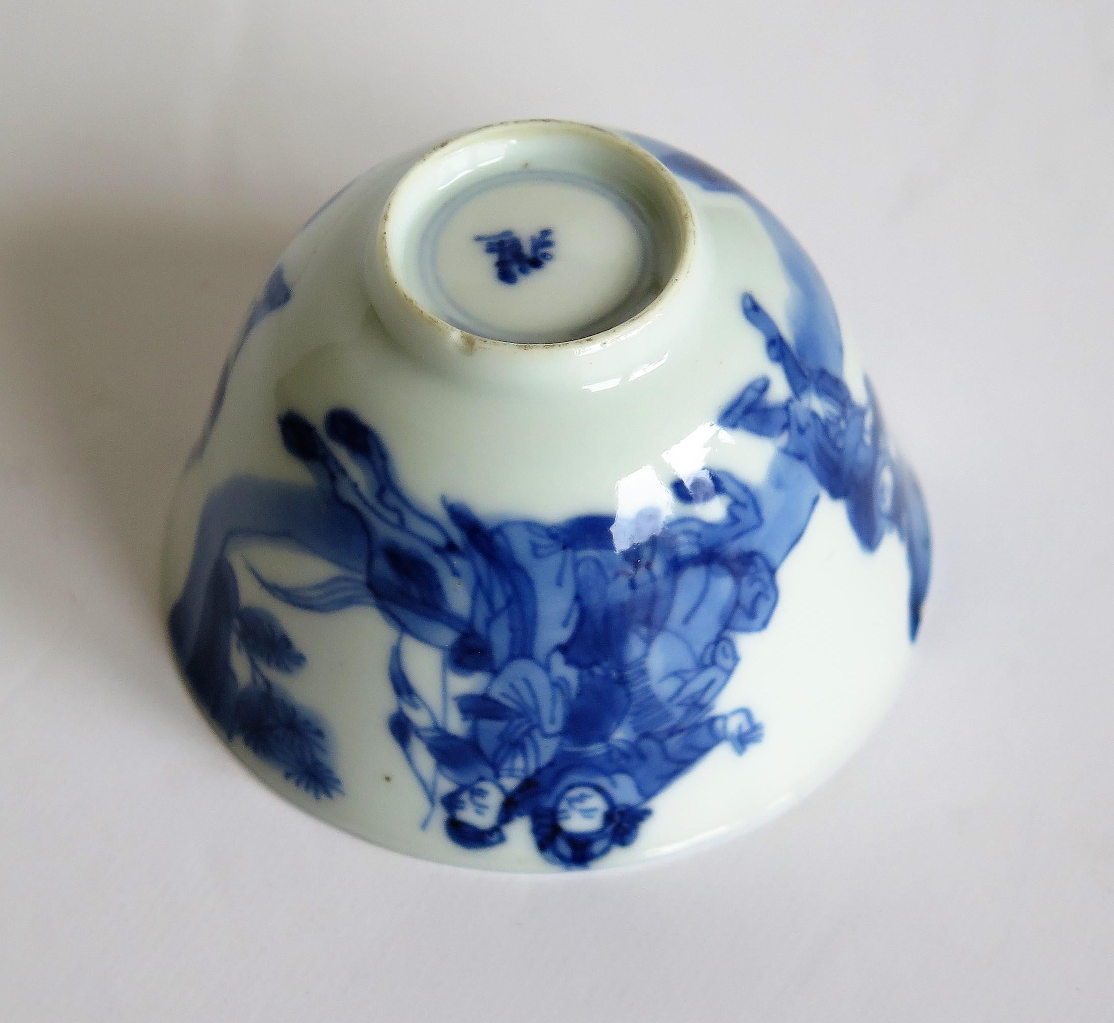 Chinese Porcelain Blue and White Tea Bowl on Stand Finely Painted, Qing Kangxi  12