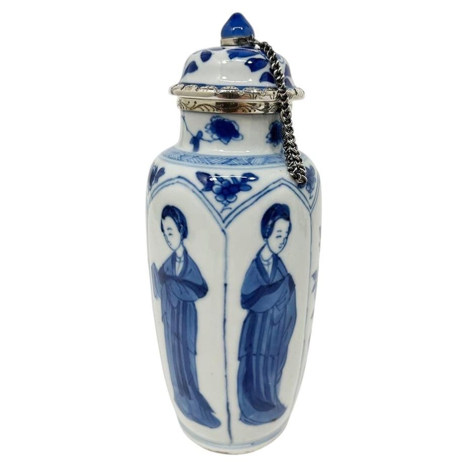 Chinese porcelain blue and white tea caddy with elongated Elizas, Kangxi period