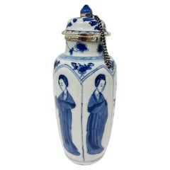 Blaue und weiße Teedose aus chinesischem Porzellan mit länglichen Elizas, Kangxi-Periode