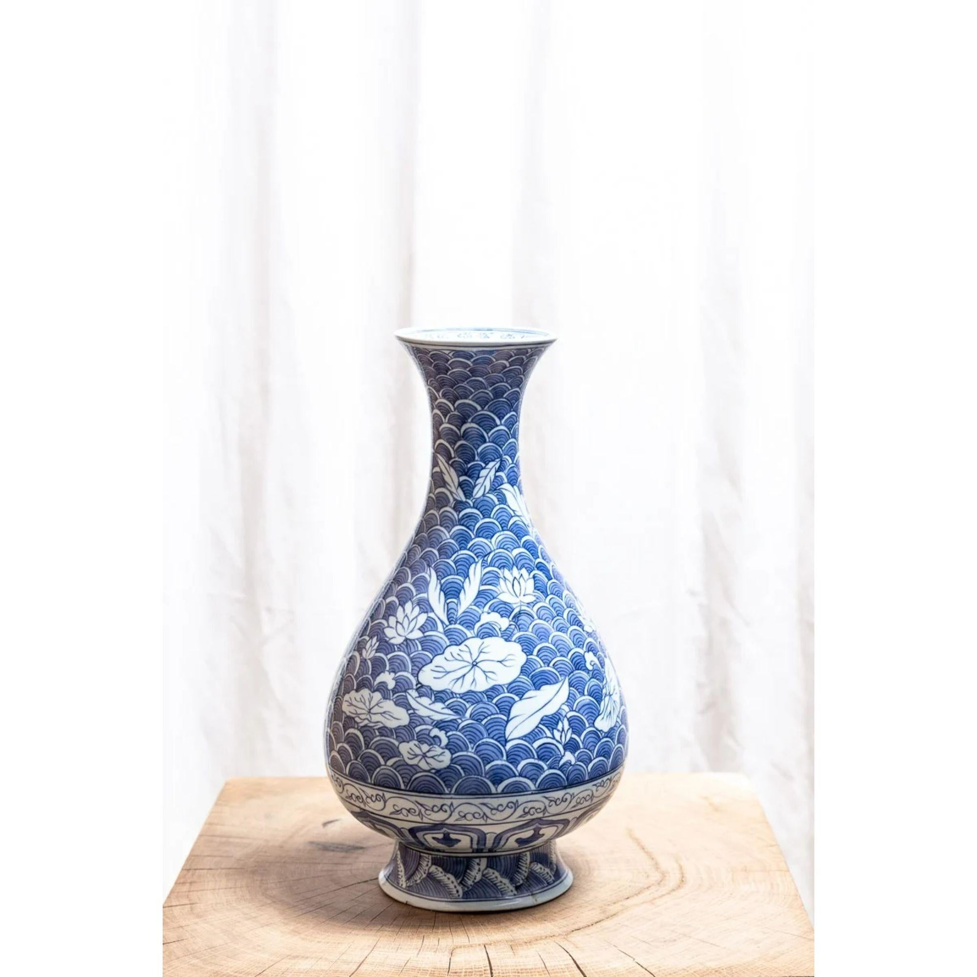 Cinese Lampada a vaso cinese in porcellana blu e bianca, XIX secolo in vendita