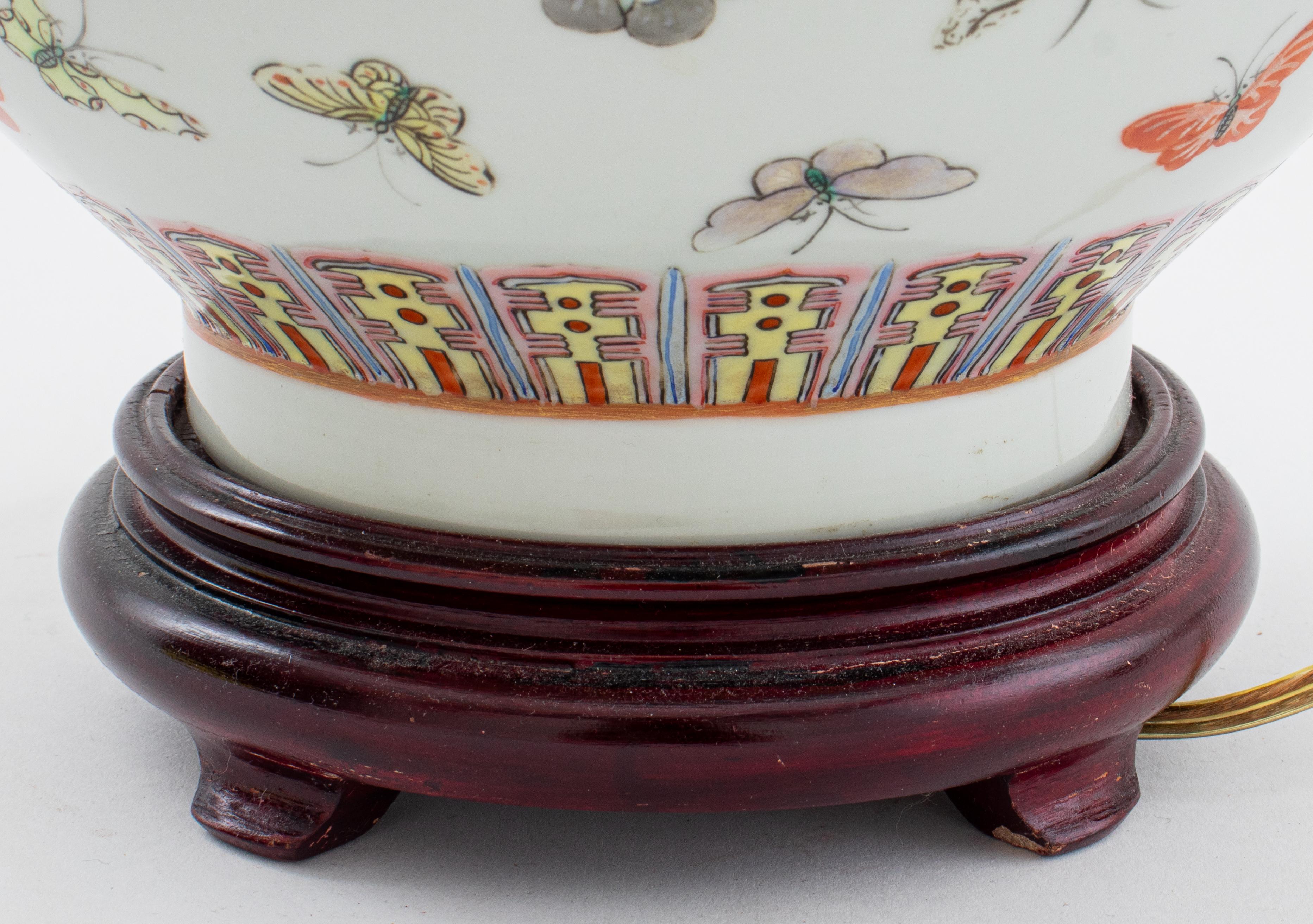 Chinese Porcelain Bottle Vase with Butterflies Lamp 4