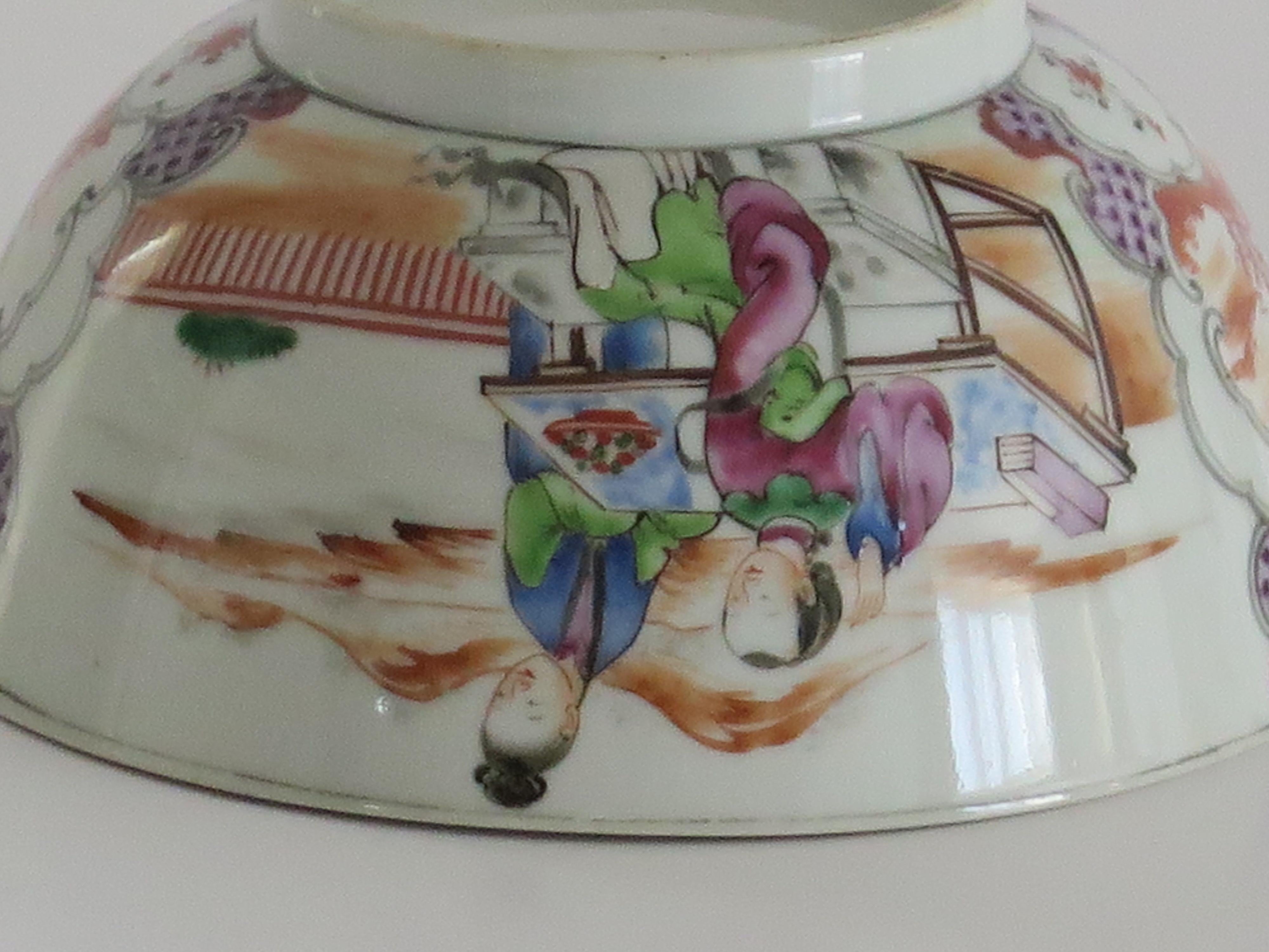 Chinese Porcelain Bowl Hand Painted Famille Rose, Qing Qianlong, circa 1760 For Sale 1