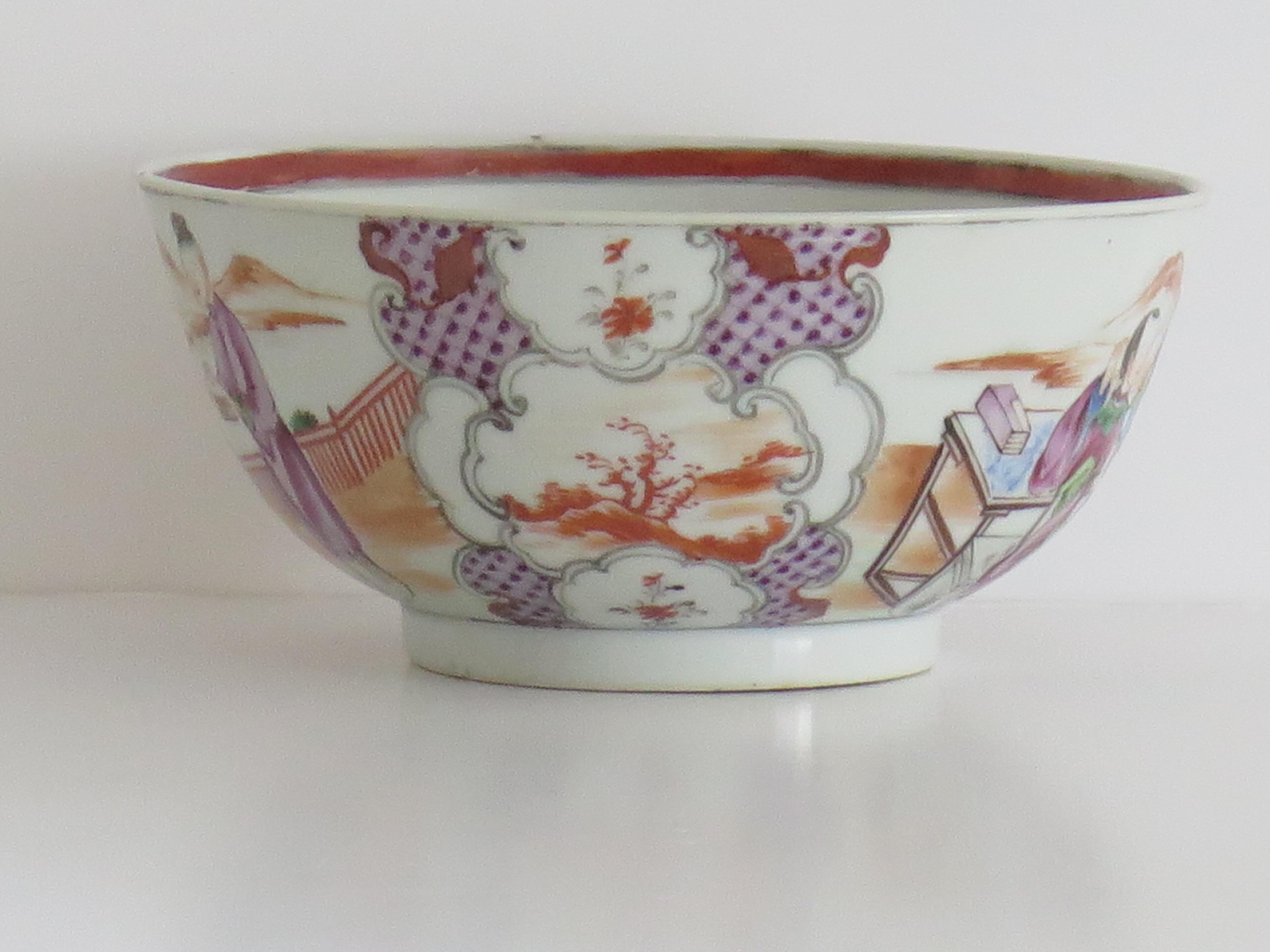 Chinese Porcelain Bowl Hand Painted Famille Rose, Qing Qianlong, circa 1760 For Sale 2