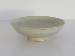Chinese Porcelain Bowl or Dish Longquan light Celadon, Yuan Dynasty circa 1300