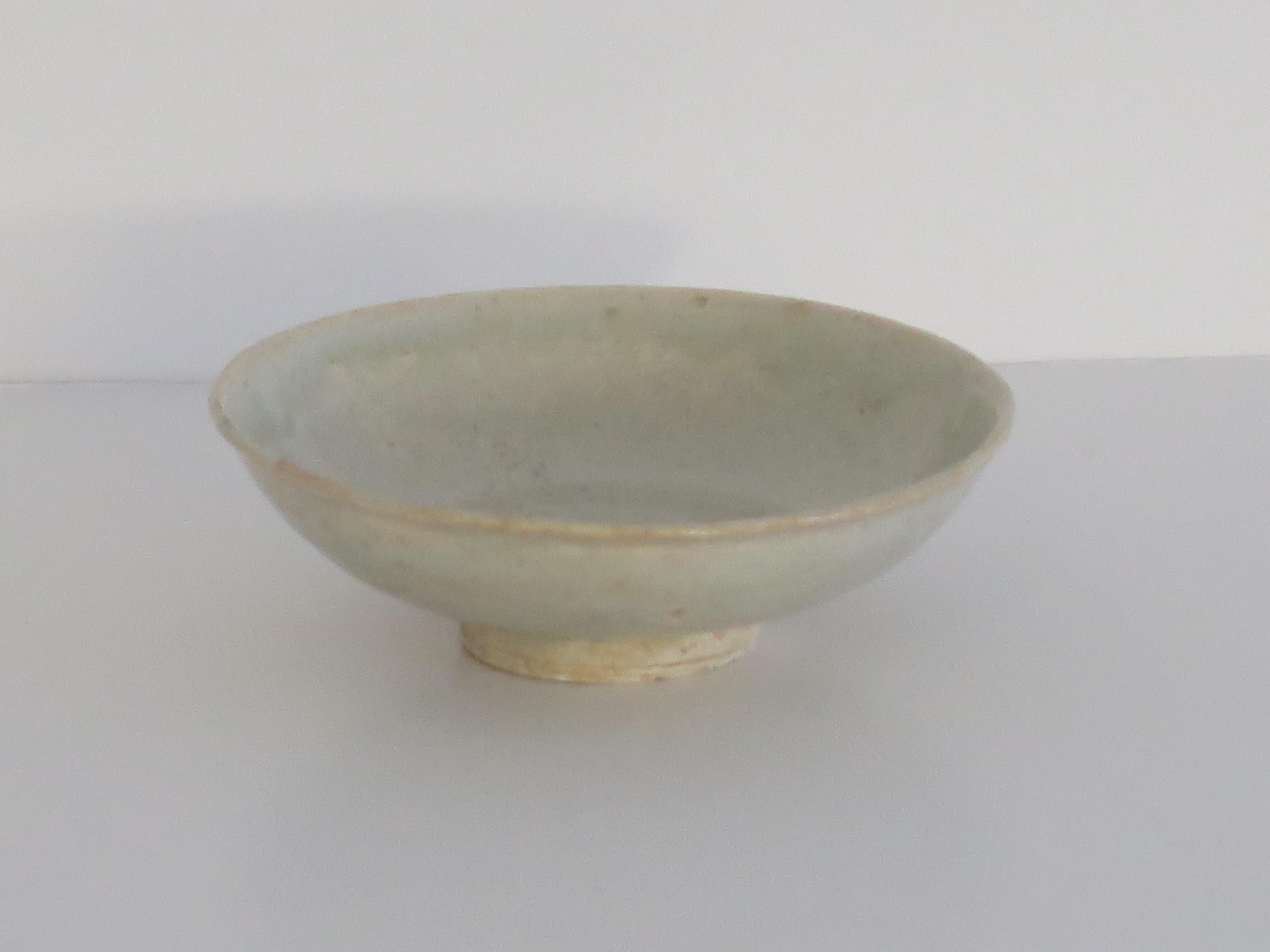 18th Century and Earlier Chinese Porcelain Bowl or Dish Longquan light Celadon, Yuan Dynasty circa 1300 For Sale