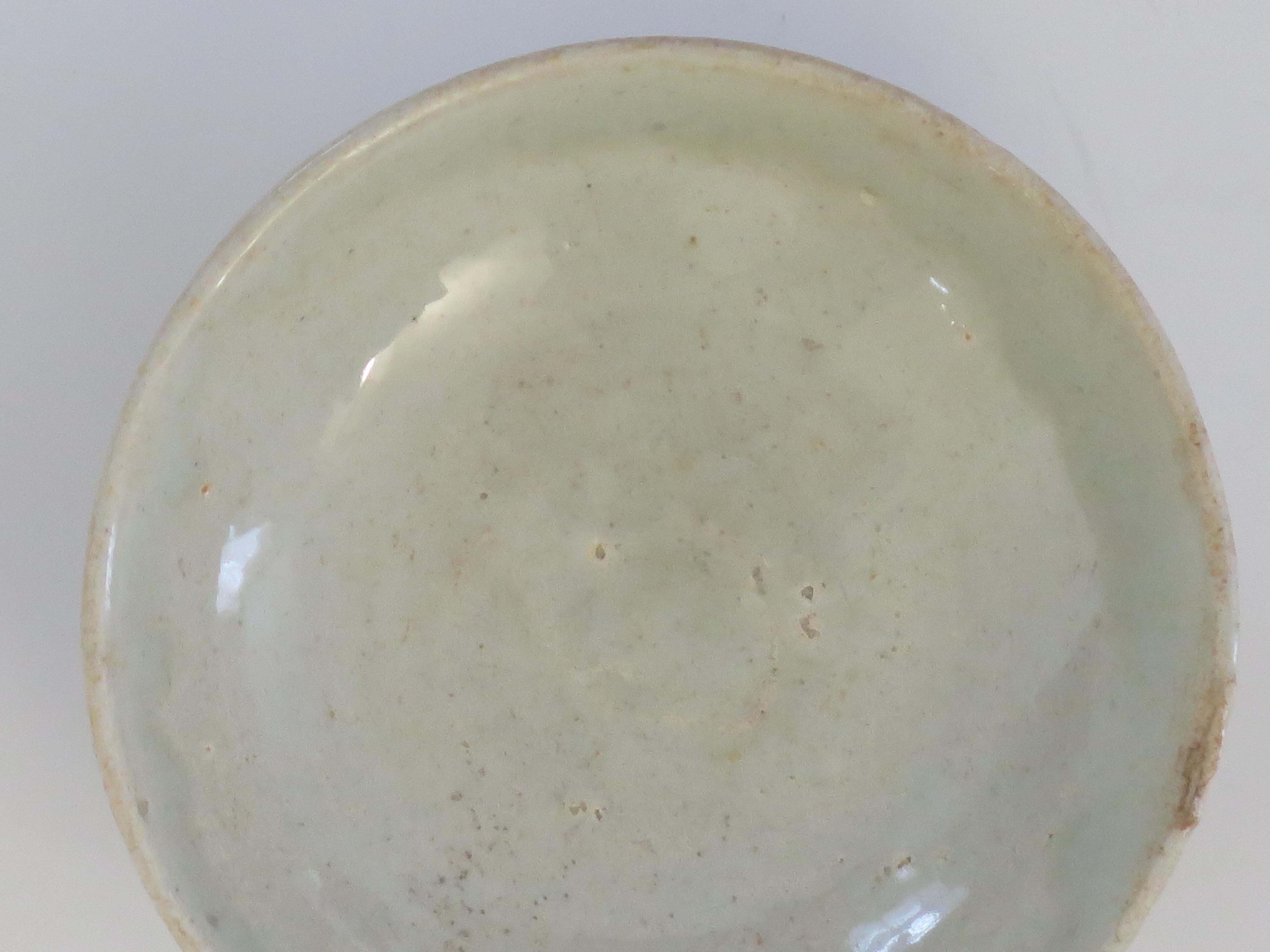 Chinese Porcelain Bowl or Dish Longquan light Celadon, Yuan Dynasty circa 1300 For Sale 1