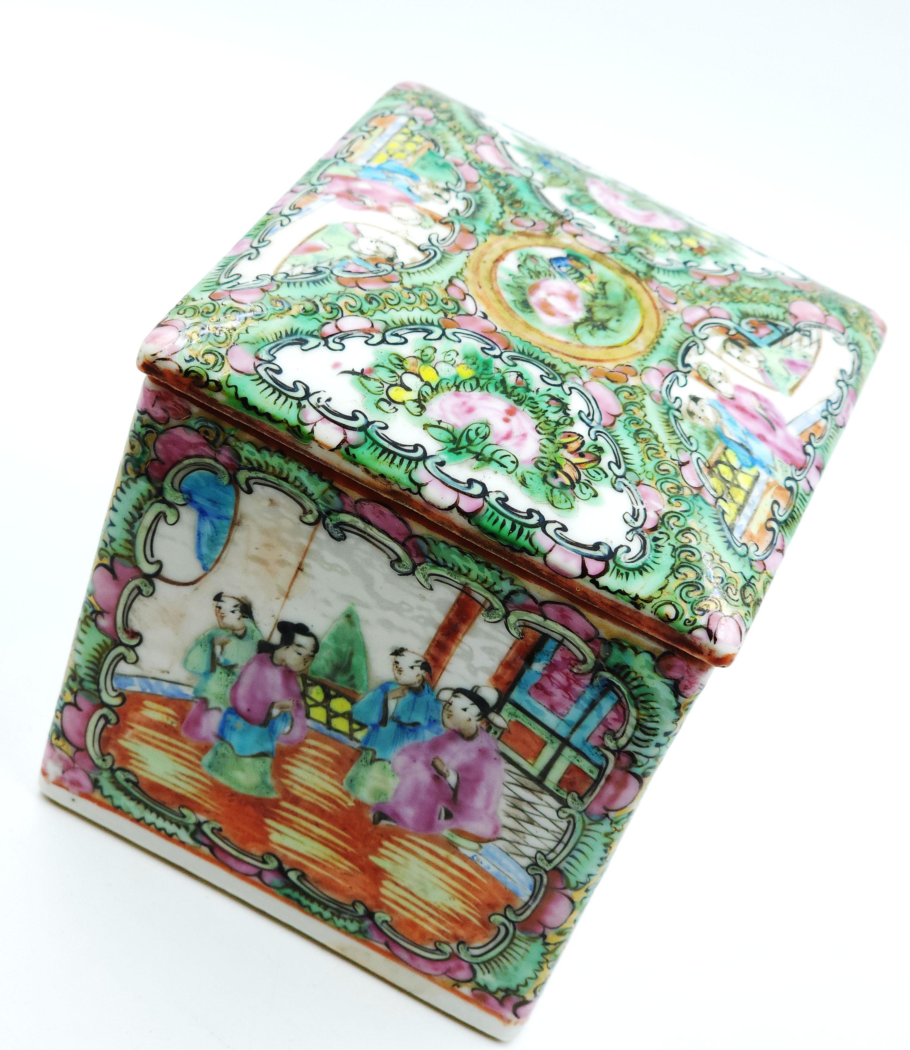 Boîte en porcelaine chinoise, Canton, 20e siècle. en vente 1