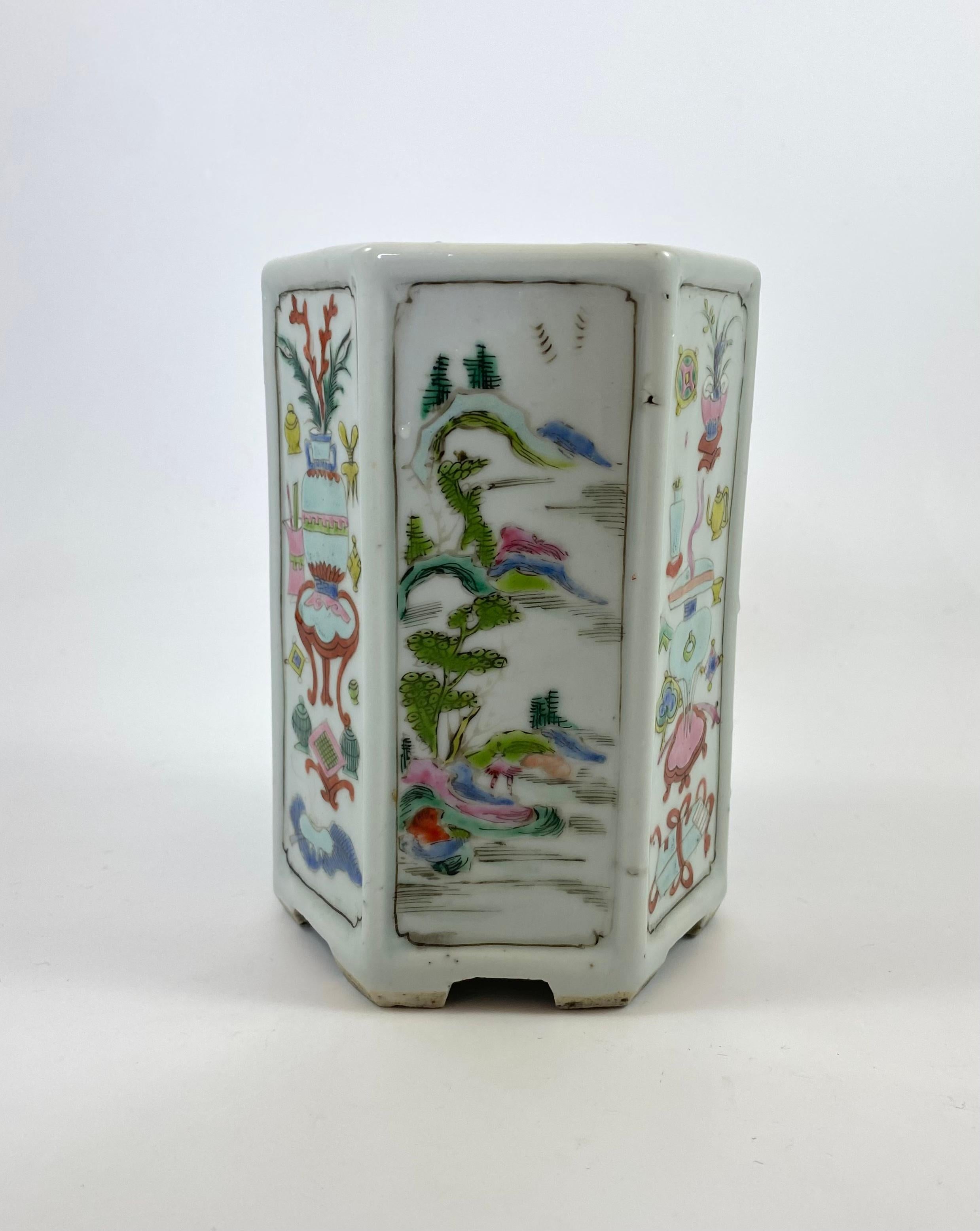 Qing Chinese Porcelain Brush Pot, c. 1730. Yongzheng Period