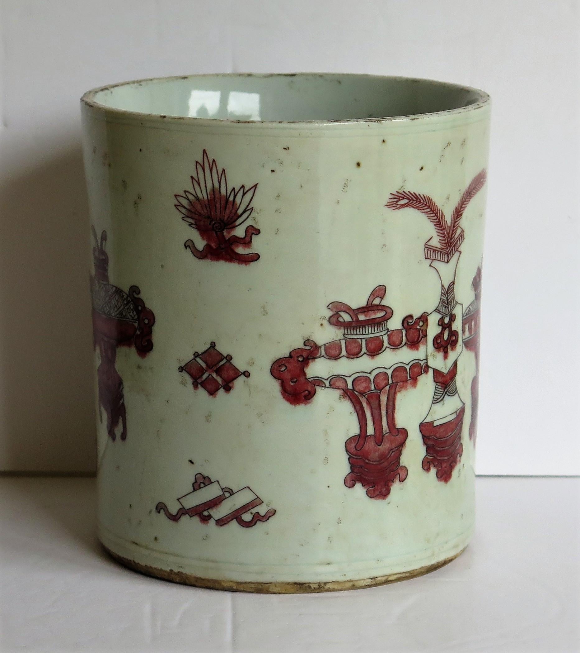 Chinese Porcelain Brush Pot Hand Painted in Under-Glaze Red, 18th Century Qing 5