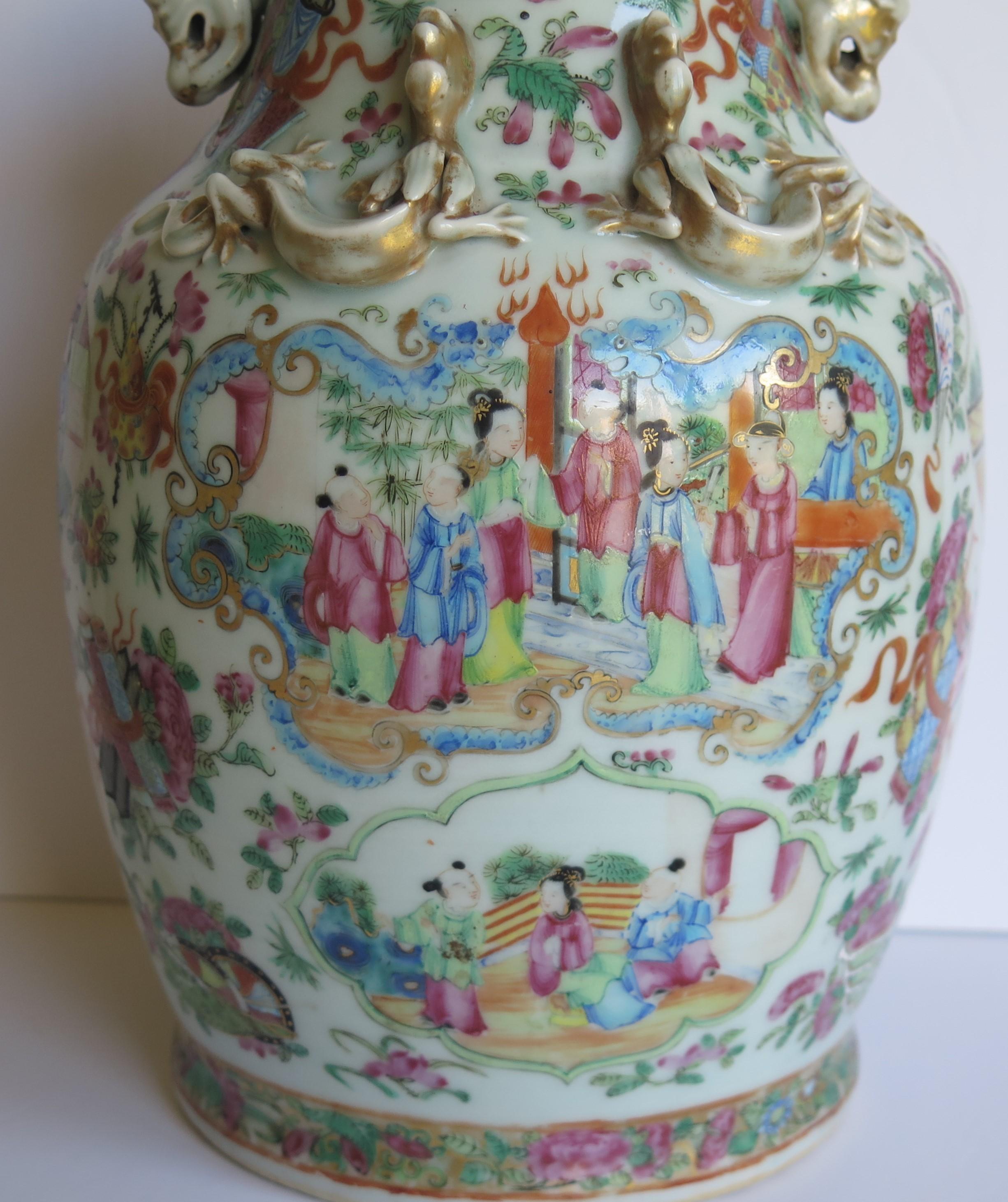 Chinese Porcelain Canton Vase Reduced to Make Potpourri Urn with Bird Top, Qing In Good Condition In Lincoln, Lincolnshire