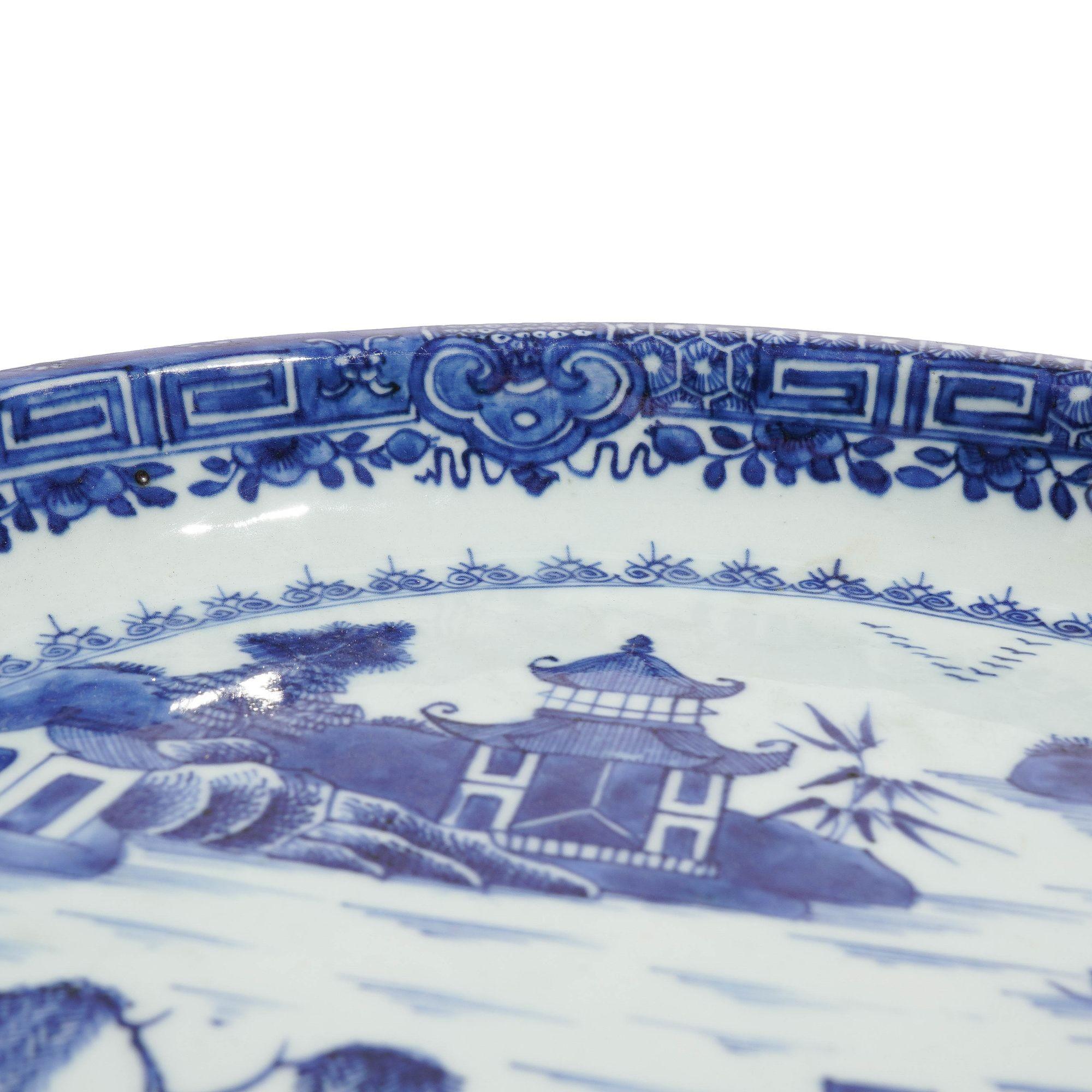 19th Century Chinese porcelain charger, c. 1800's For Sale