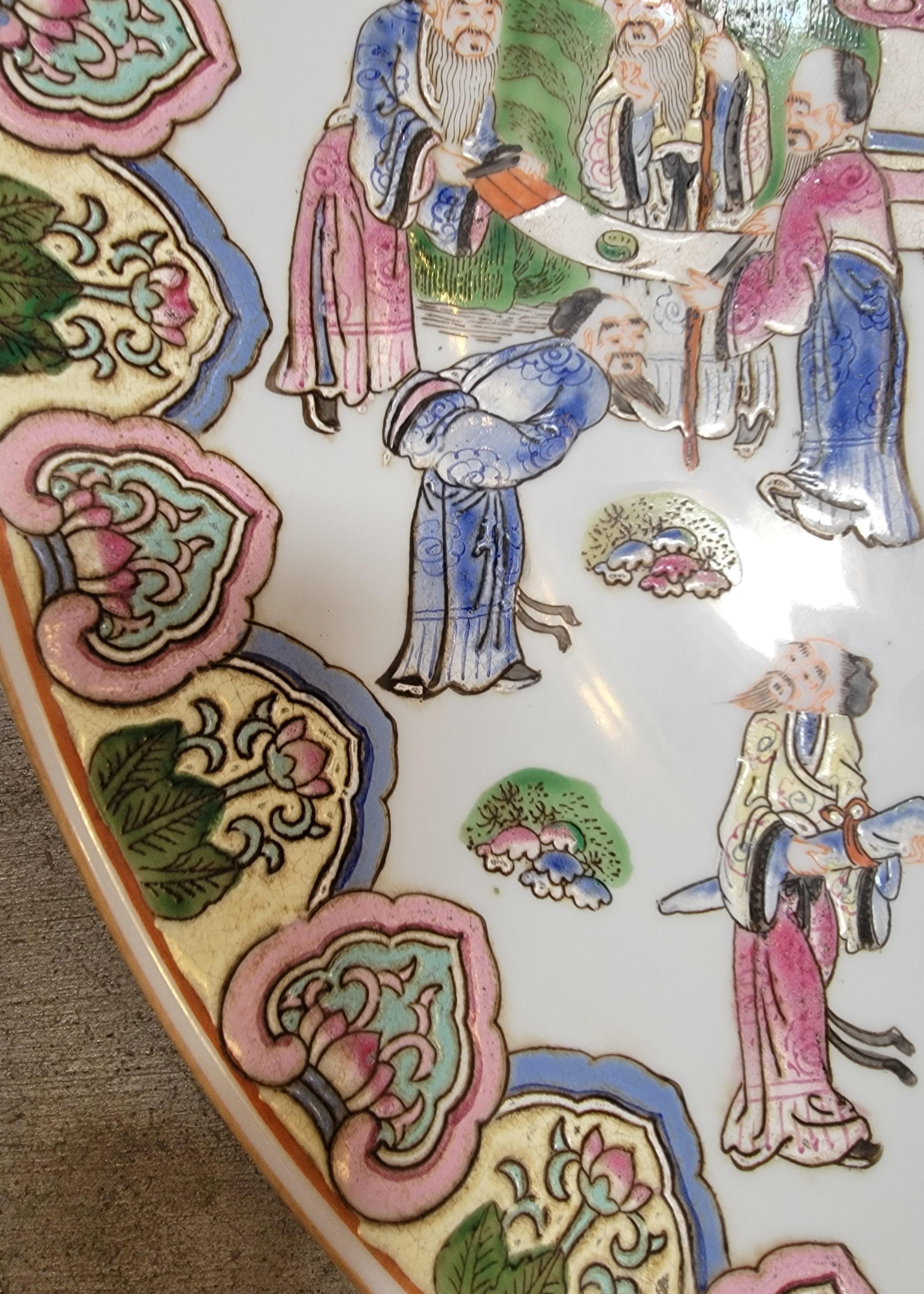 20th Century Chinese Porcelain Charger For Sale