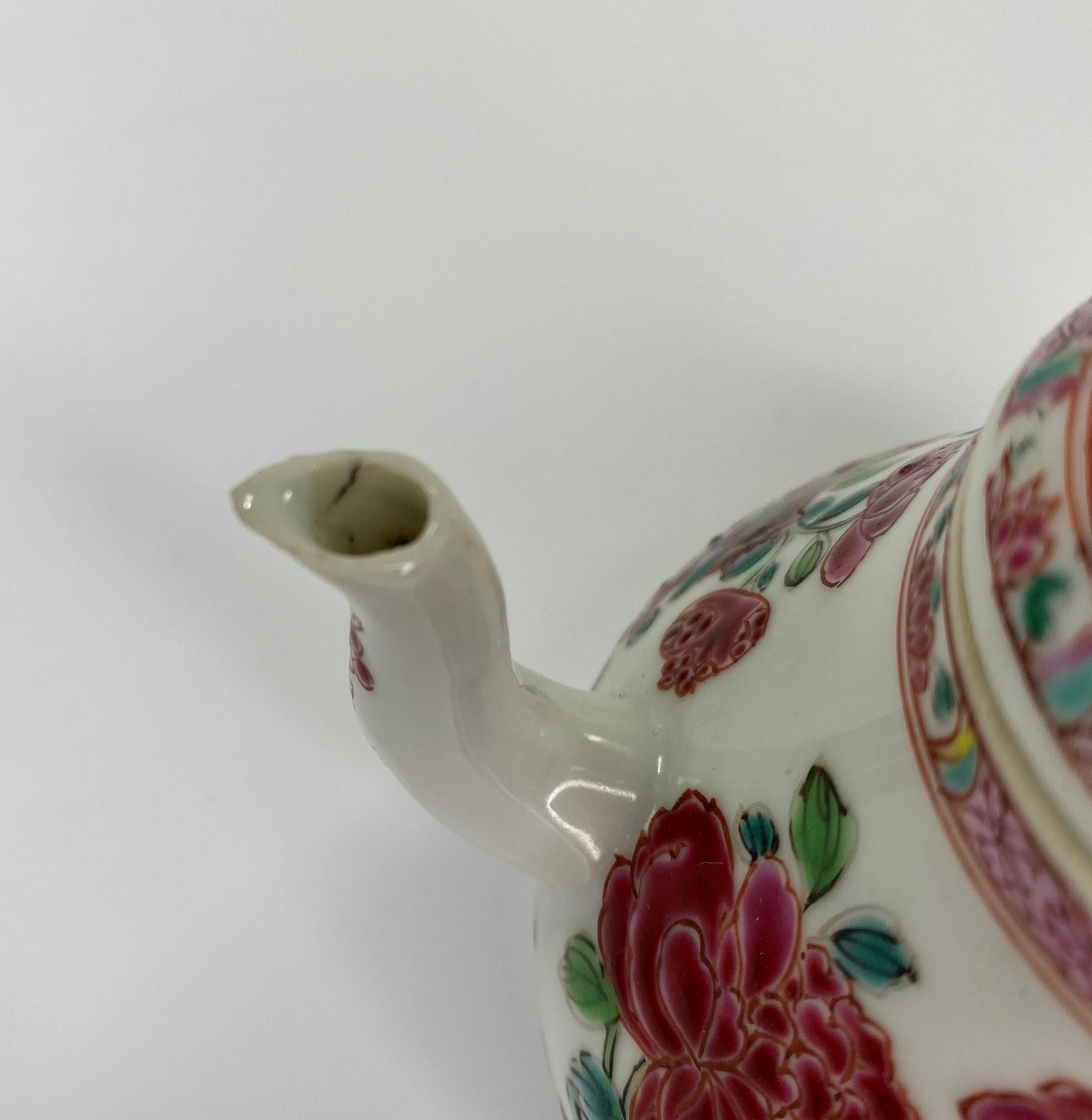 Chinese porcelain Cockerel and Cat Teapot, circa 1740, Qianlong Period 2