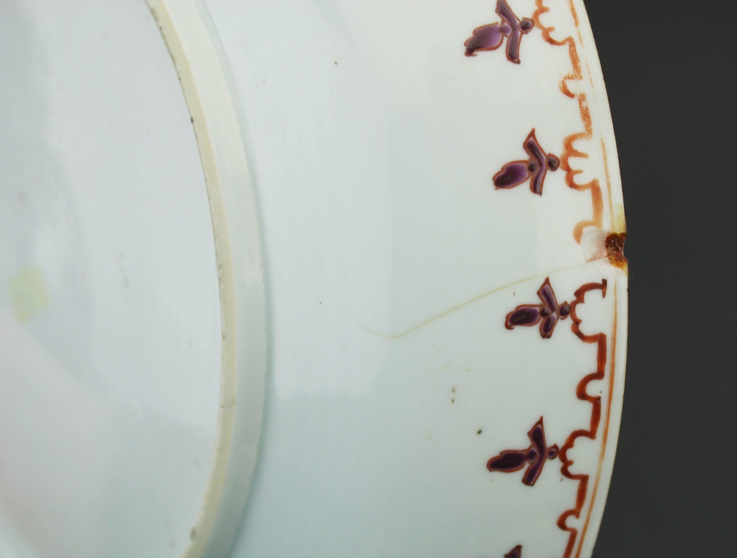 Chinese Porcelain Commande Dish Cornelis Pronk ‘Arbour’ Pattern, ca 1740 In Good Condition For Sale In Amsterdam, Noord Holland