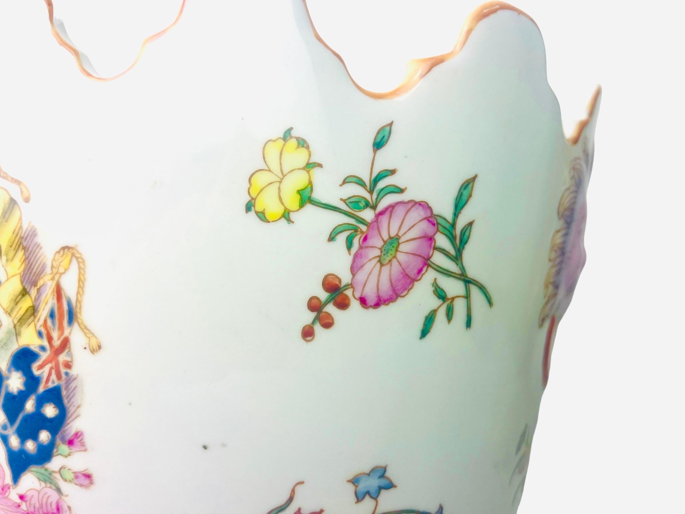 19th Century Chinese porcelain Cooler / Planter / Jar - Rose family - 19th - Qing China For Sale
