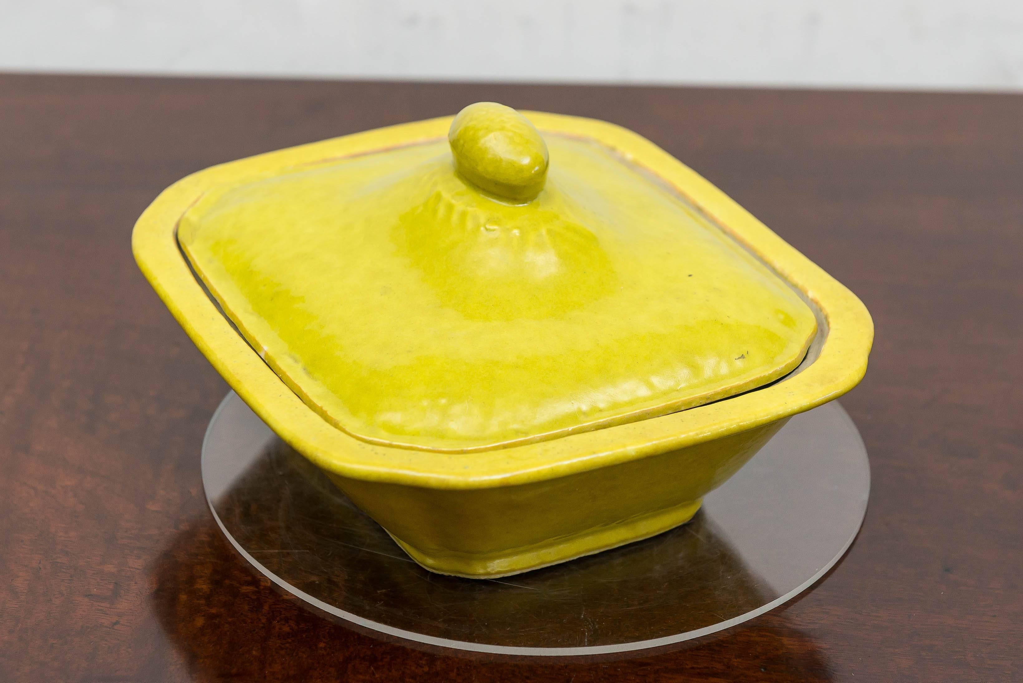Chinese Export Chinese Porcelain Covered Dish in an Unusual Pistachio Green Glaze, circa 1920 For Sale