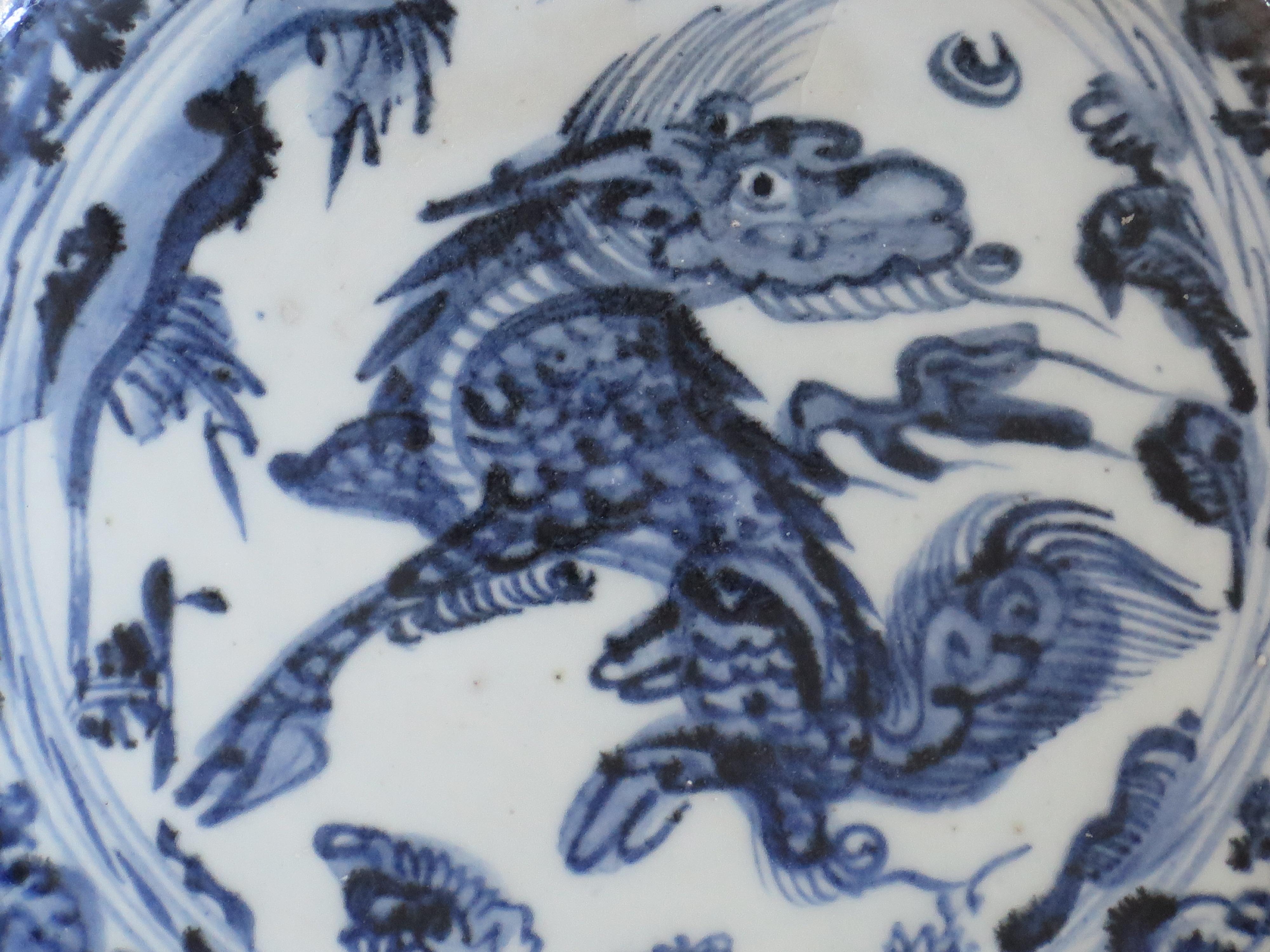 Chinese Porcelain Dish or Deep Plate Blue and White, Ming Wanli circa 1600 5