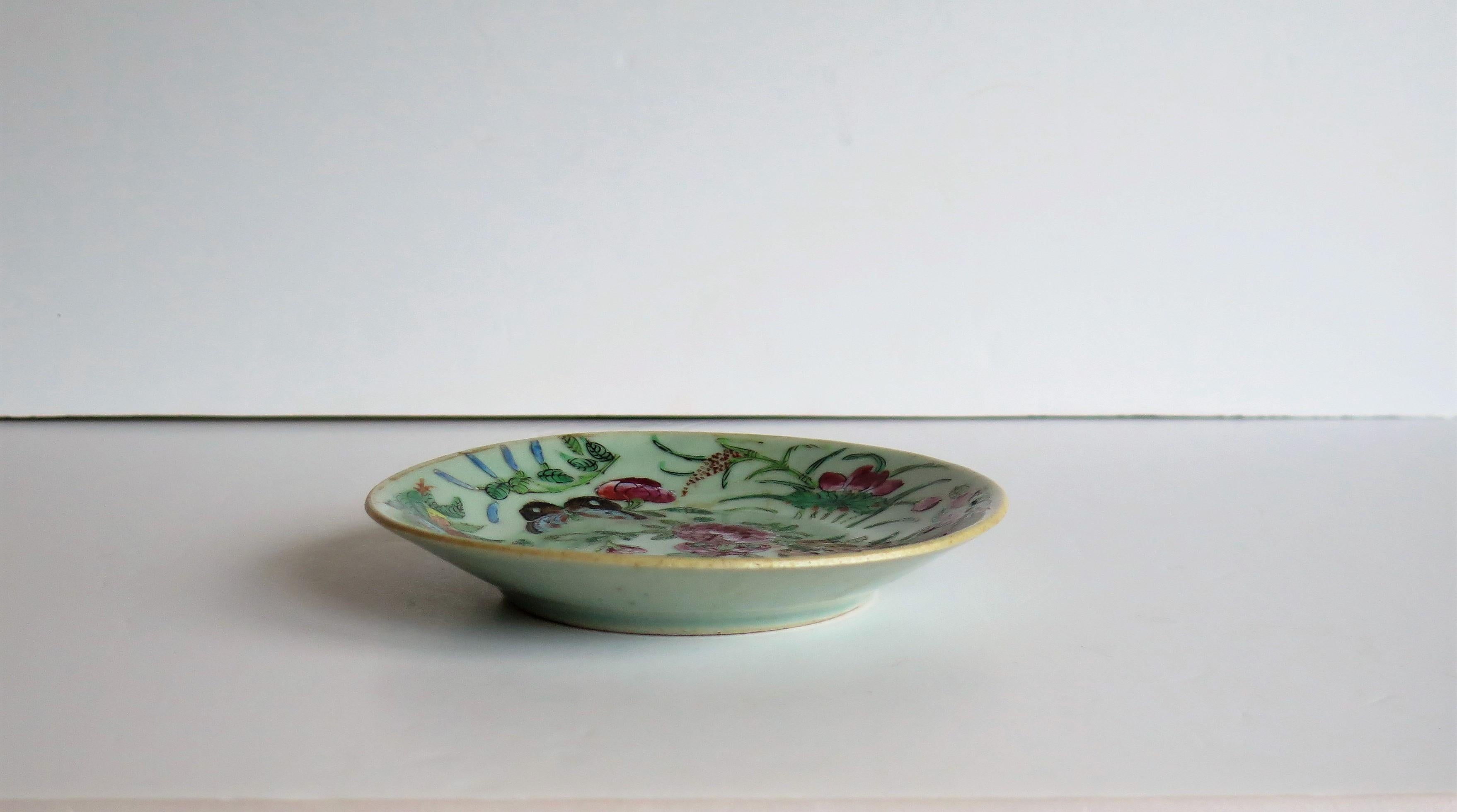 Chinese Porcelain Dish or Plate Celadon Glaze Hand Painted, Qing, circa 1820  In Good Condition In Lincoln, Lincolnshire