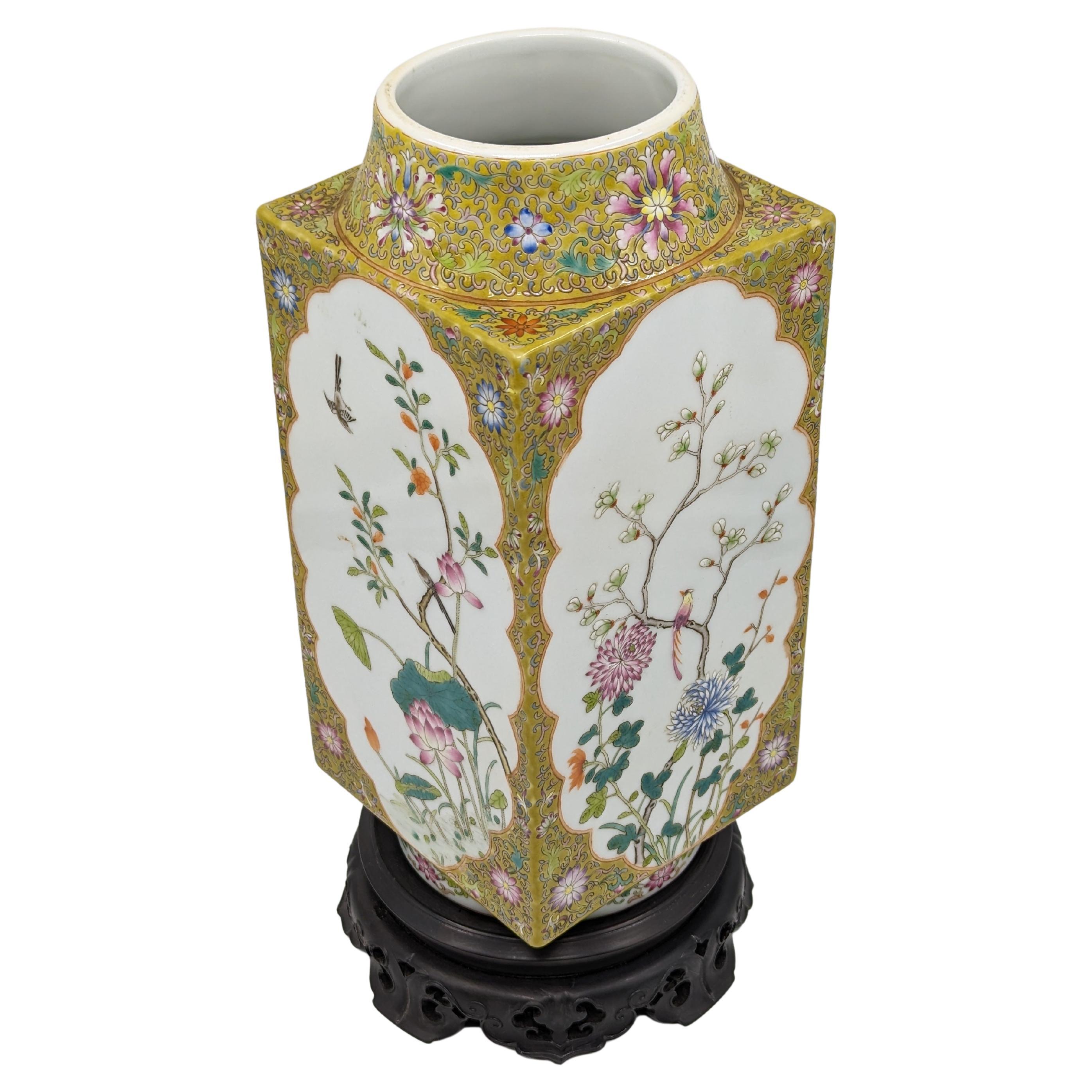 Chinese Porcelain Famille Jeune Square Vase Flowers Qing Jiaqing Mark Stand 20c For Sale 7