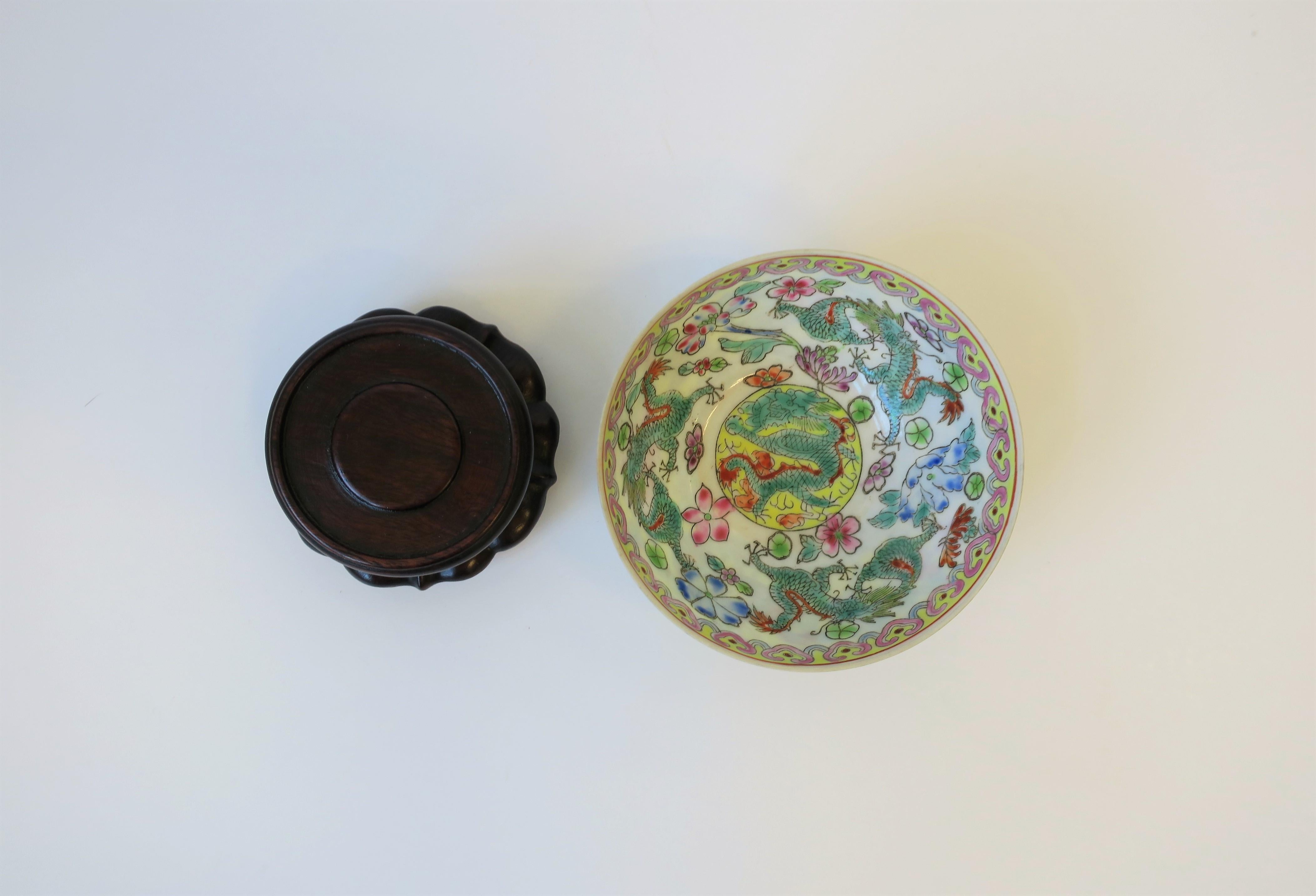 20th Century Chinese Porcelain Famille Rose Bowl with Dragon Design