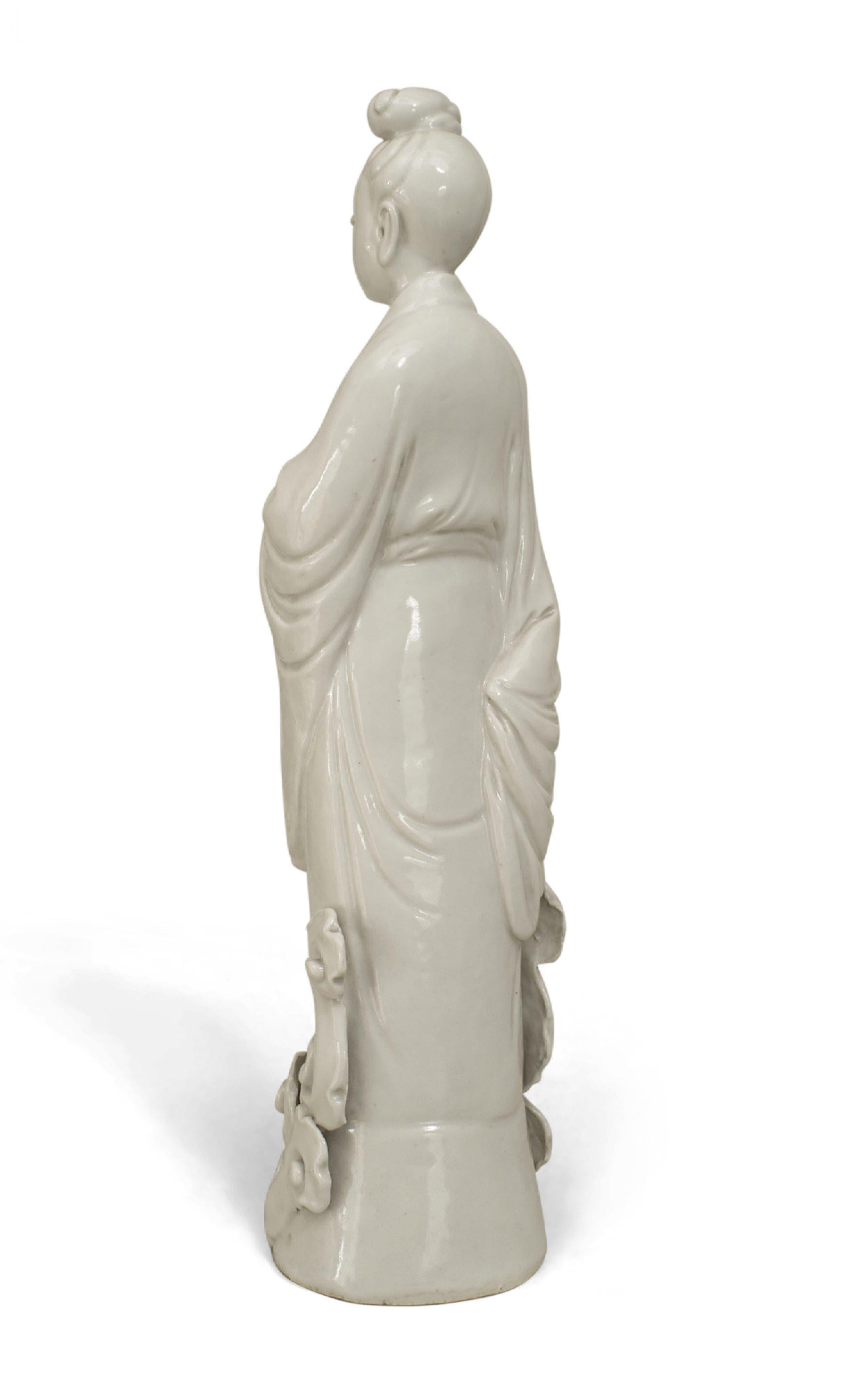 Chinese Porcelain Figure of Woman Standing on Clouds In Good Condition For Sale In New York, NY