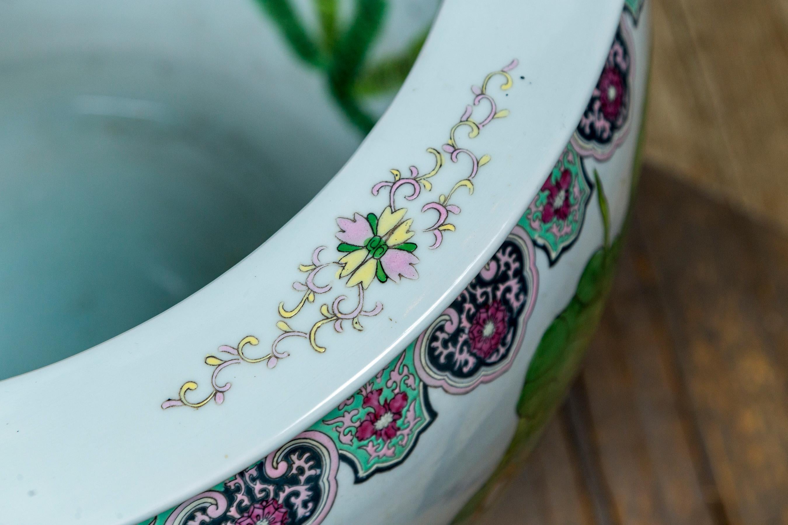 Porcelaine chinoise « Fish Bowl » ( bol à fruits) en vente 6