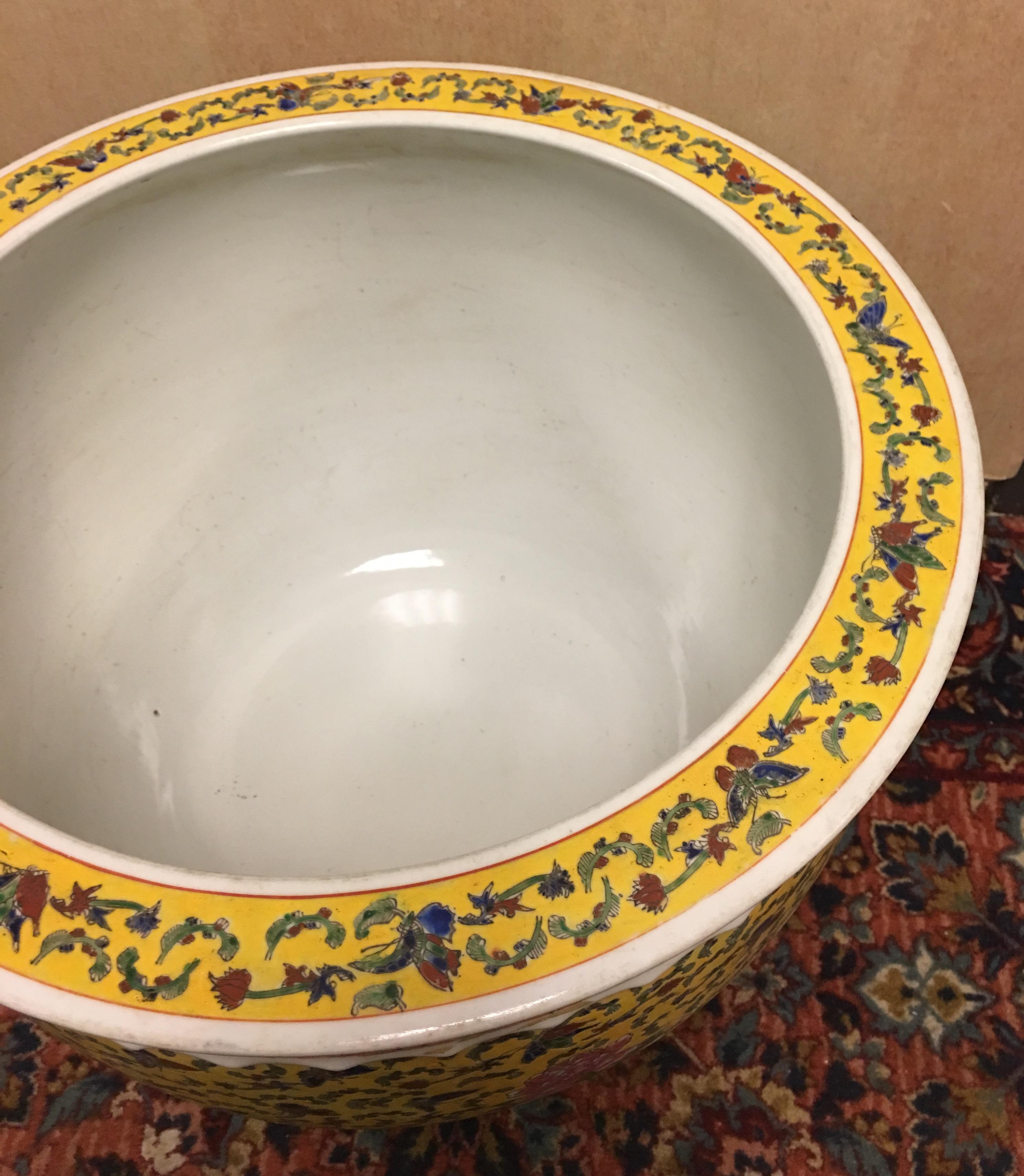Chinesisches Porzellan-Fischglas im Zustand „Gut“ im Angebot in New York, NY