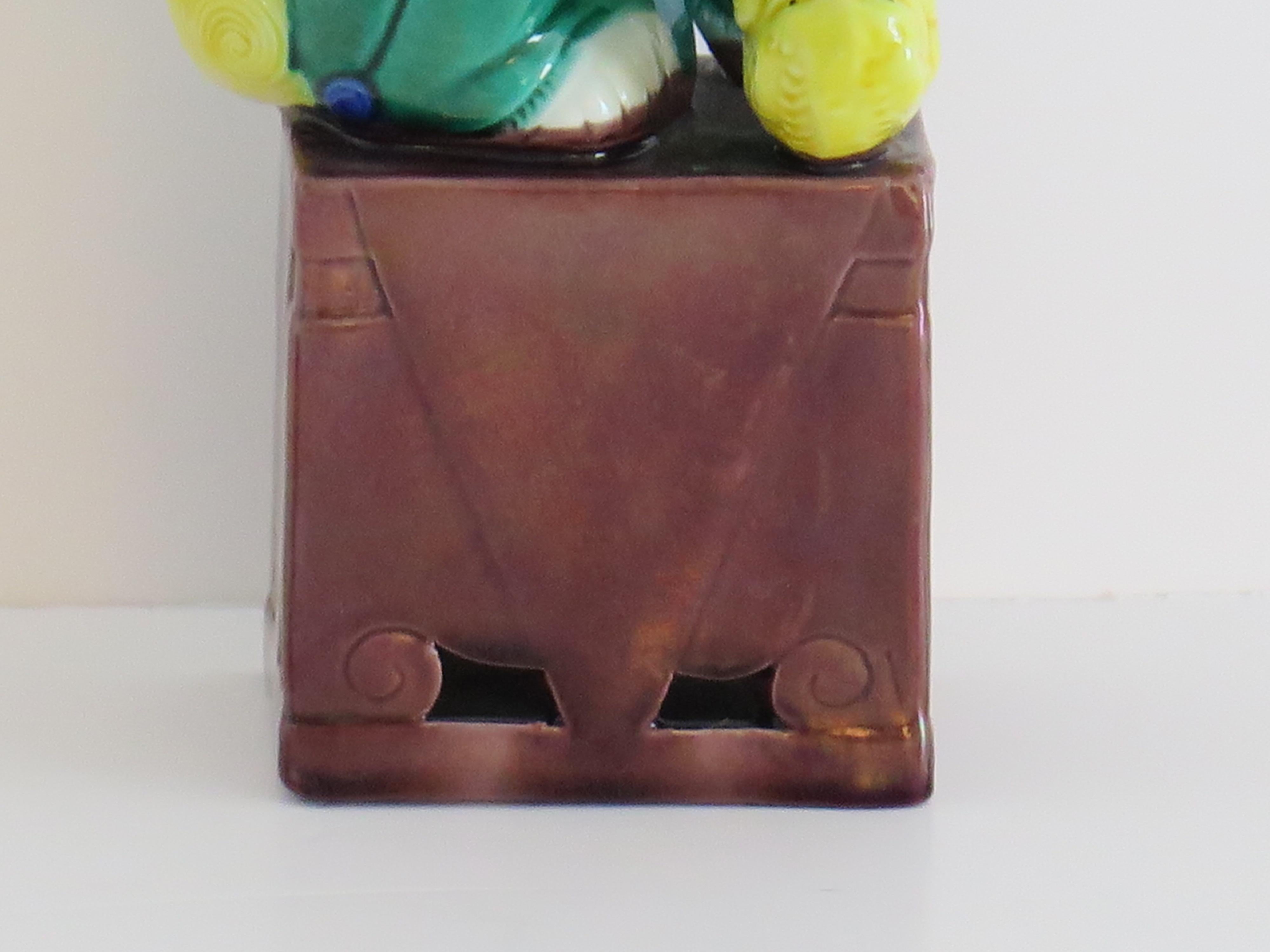Chinesisches Porzellan Foo Dog Hand emailliert Polychrom, um 1920 im Angebot 10