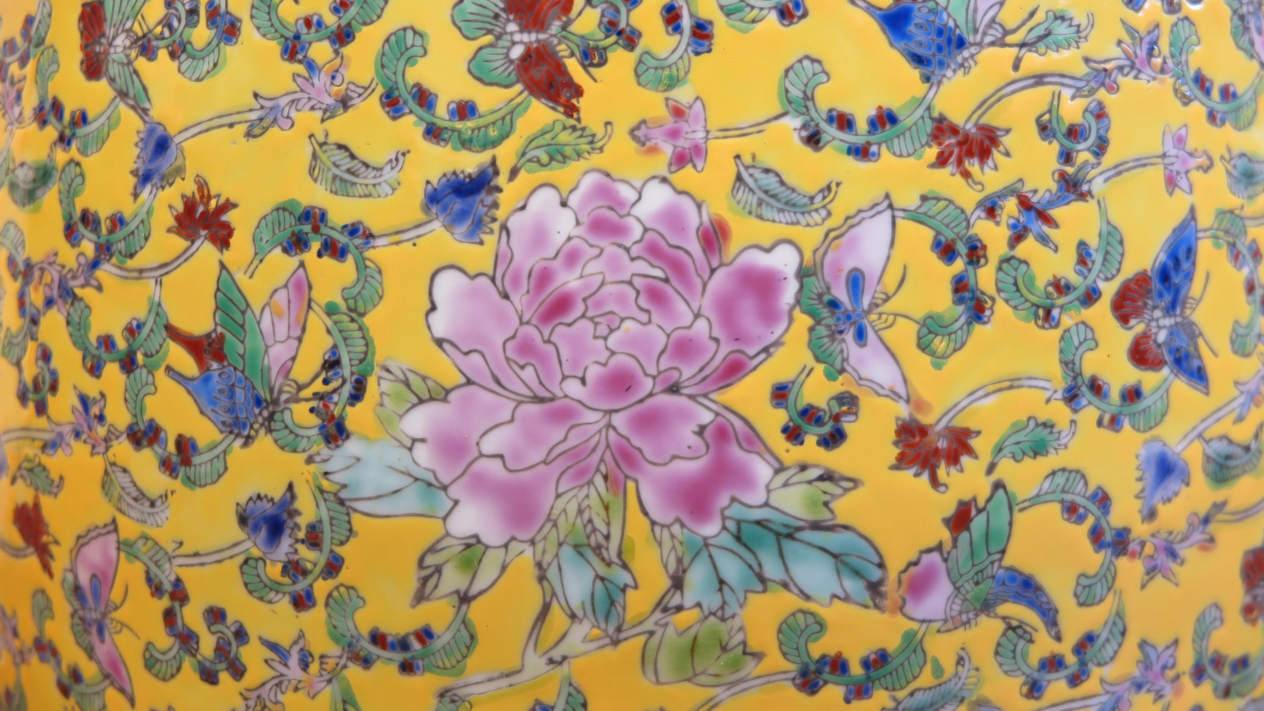 Chinese Porcelain Garden Stool In Good Condition In New York, NY