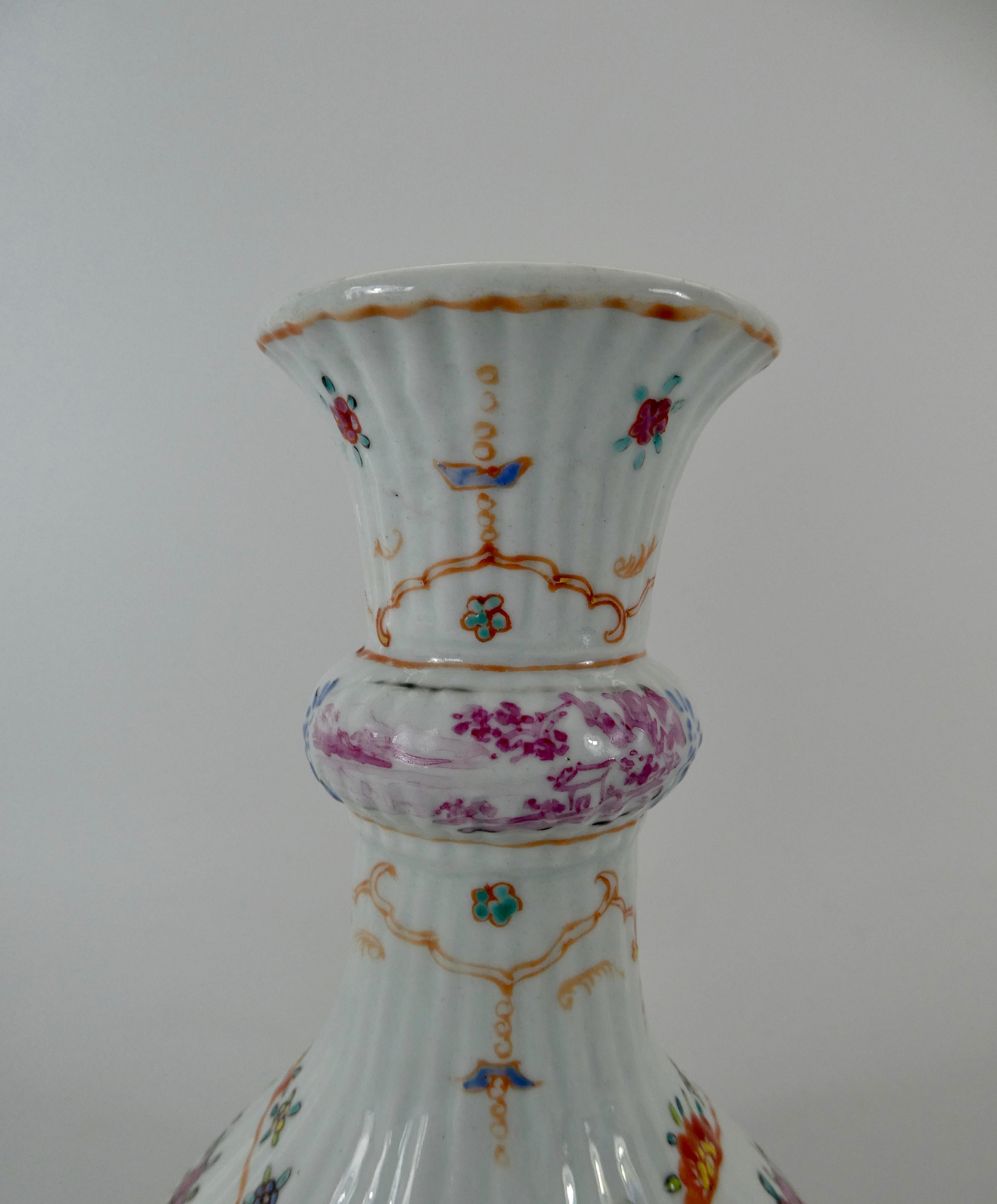 Chinese Porcelain Garniture, Famille Rose Decoration, Qianlong Period 3