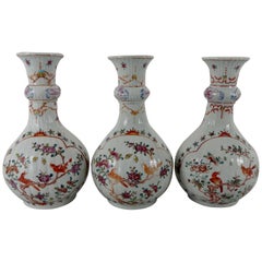 Chinese Porcelain Garniture, Famille Rose Decoration, Qianlong Period