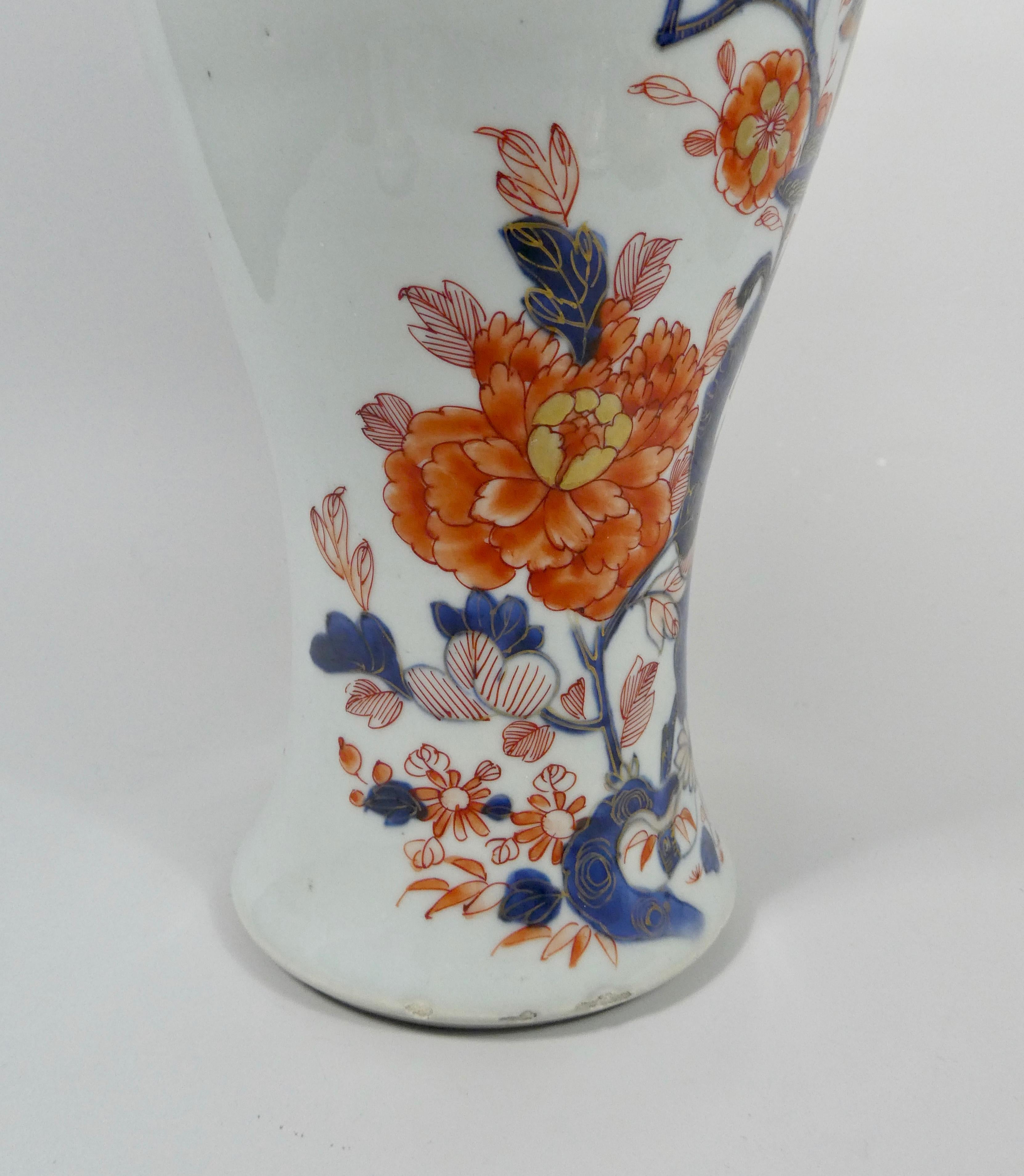 Early 18th Century Chinese Porcelain Garniture of ‘Imari’ Vases, circa 1720, Kangxi Period