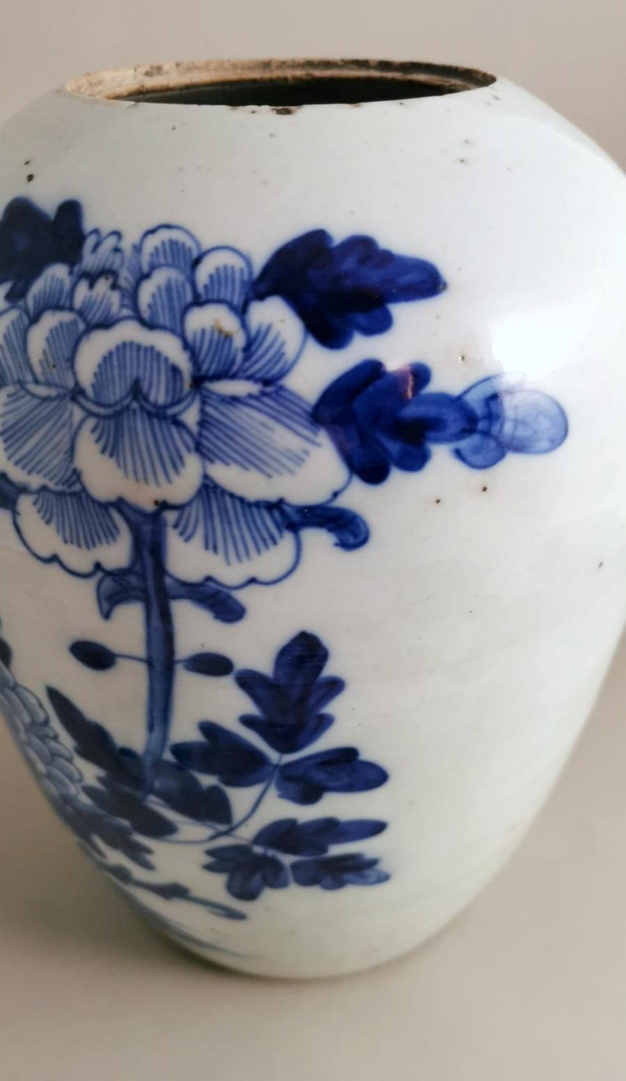 Chinesisches Ingwerglas aus Porzellan mit Deckel in Kobaltblau mit Dekorationen 5