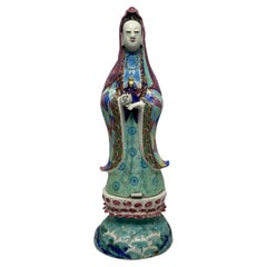 Chinese porcelain Guanyin, famille rose enamel. c. 1830. Qing Dynasty.