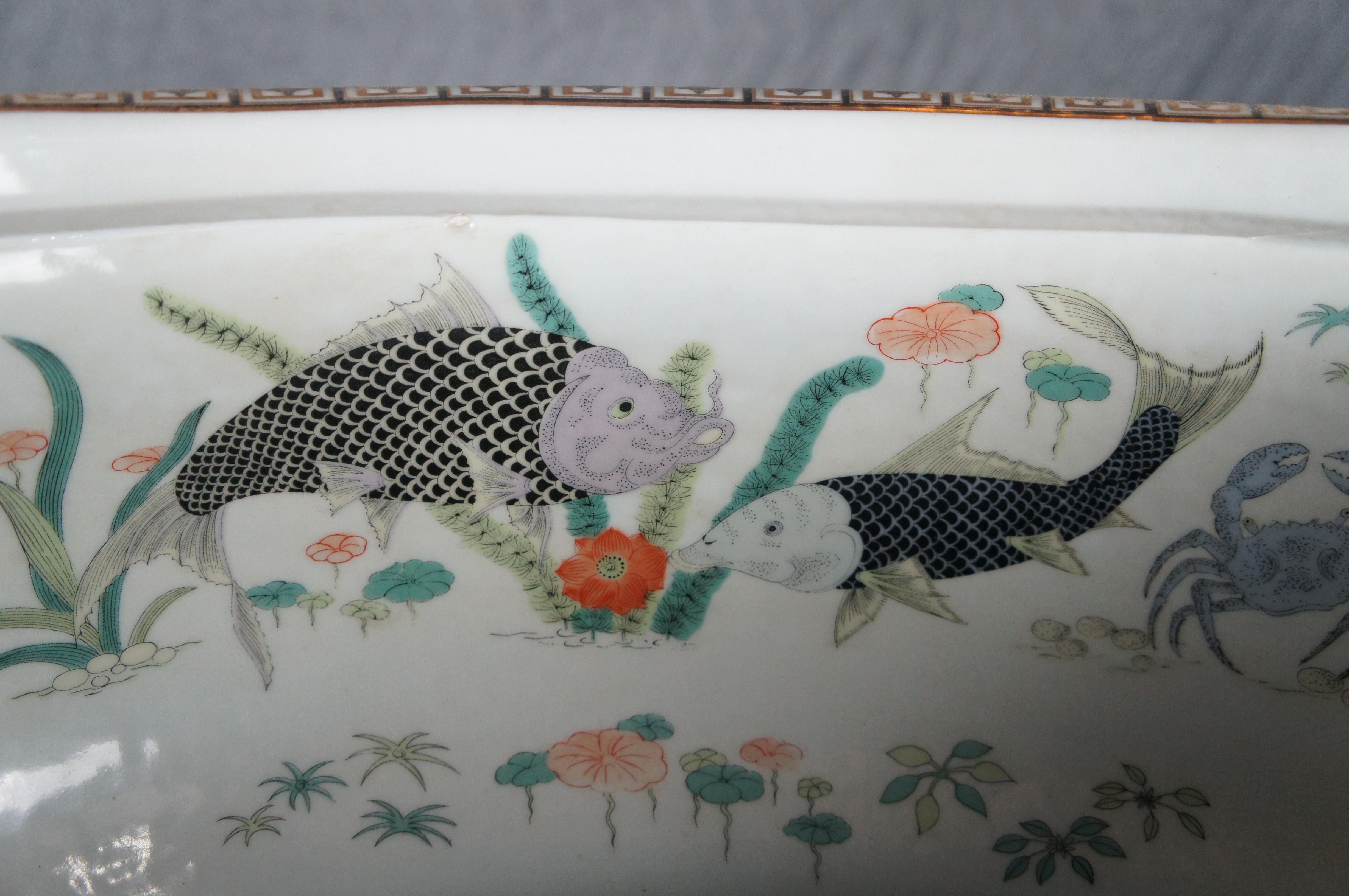 Jardinière Jardinière Cache Pot en porcelaine de Chine peinte à la main en forme de poisson singe en vente 1